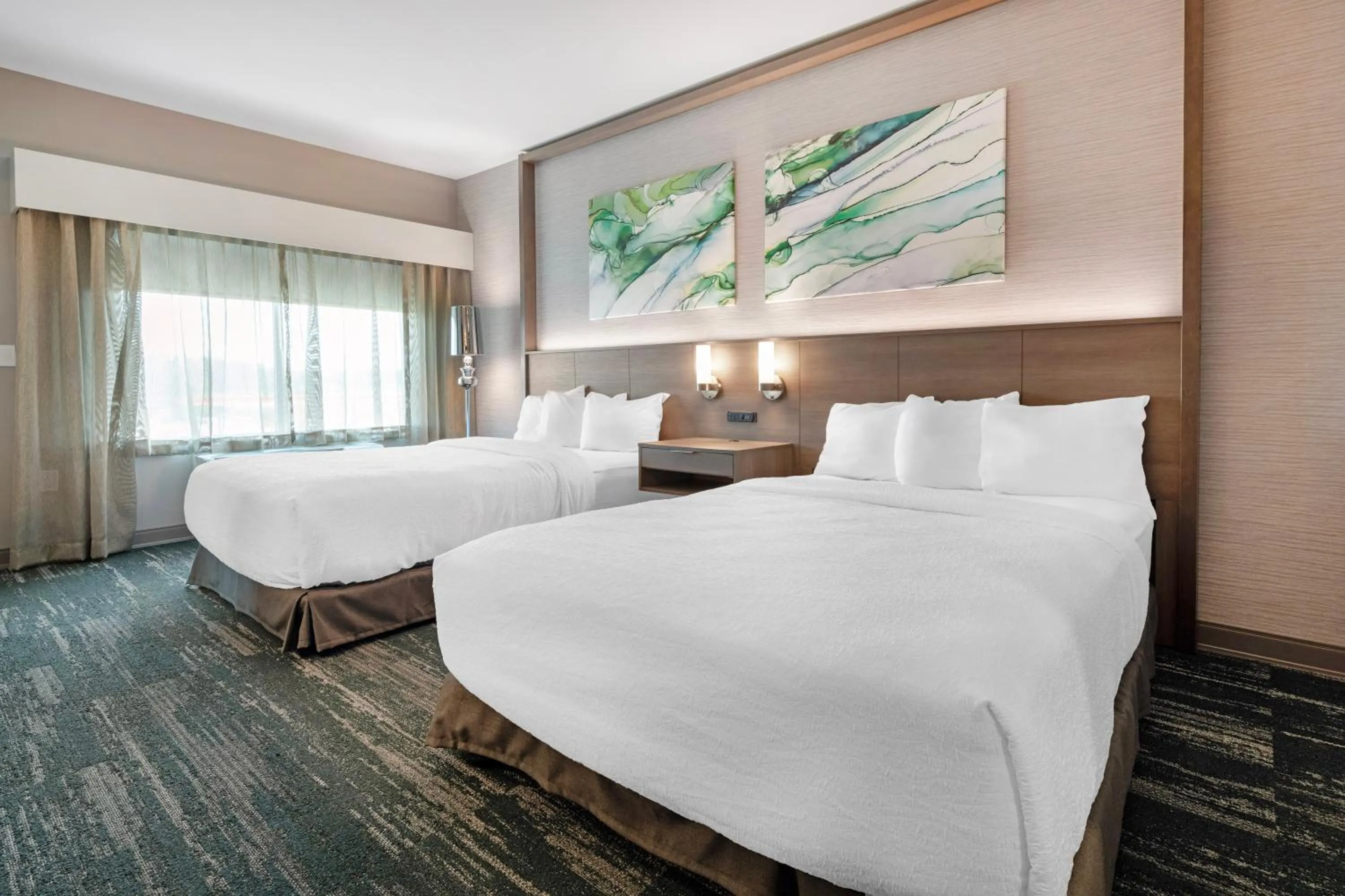 Photo of the whole room, Bed in Best Western Plus Grand Rapids MN