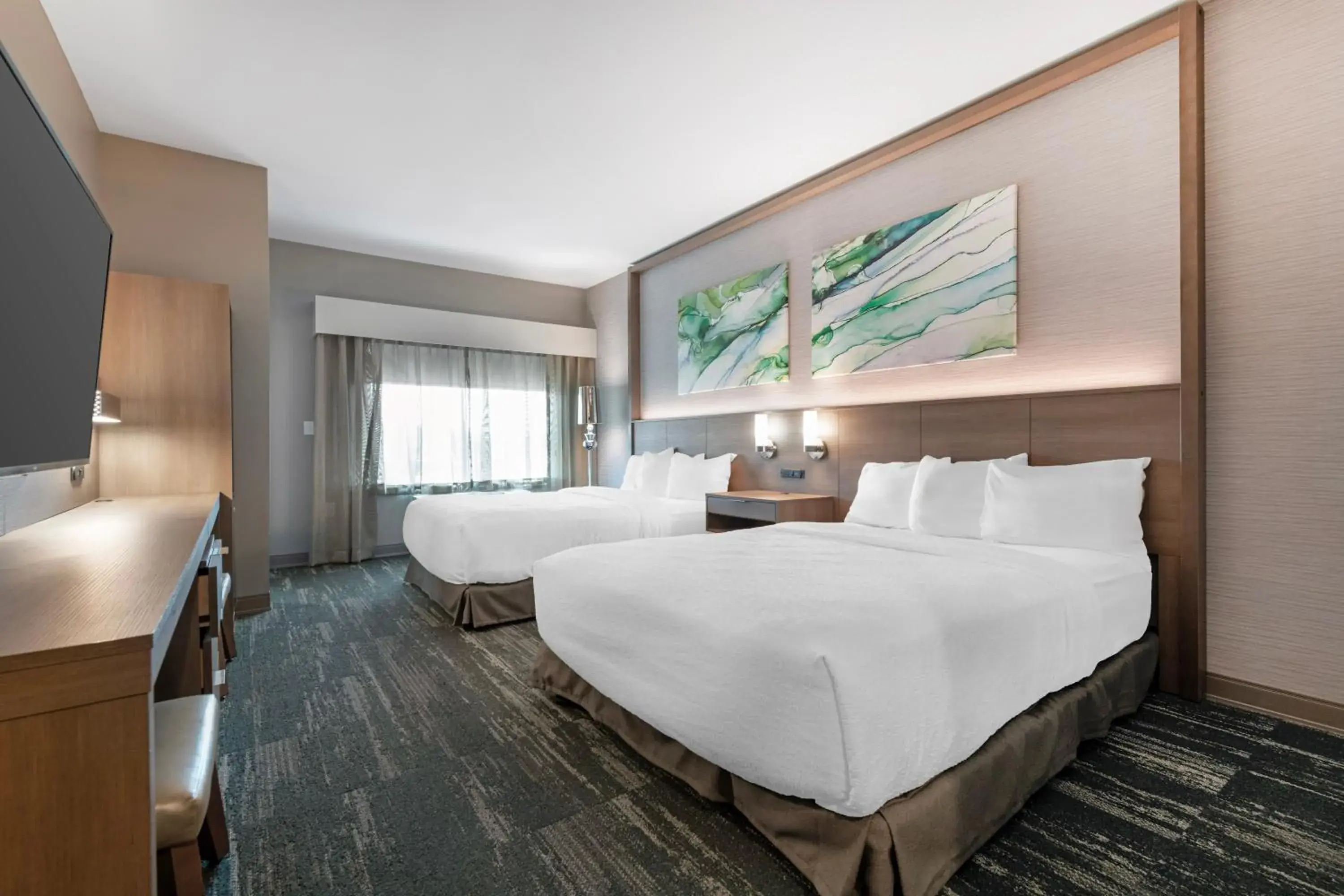 Queen Room with Two Queen Beds and Communication Assitance in Best Western Plus Grand Rapids MN Queen Room with Two Queen Beds and Communication Assitance in Best Western Plus Grand Rapids MN