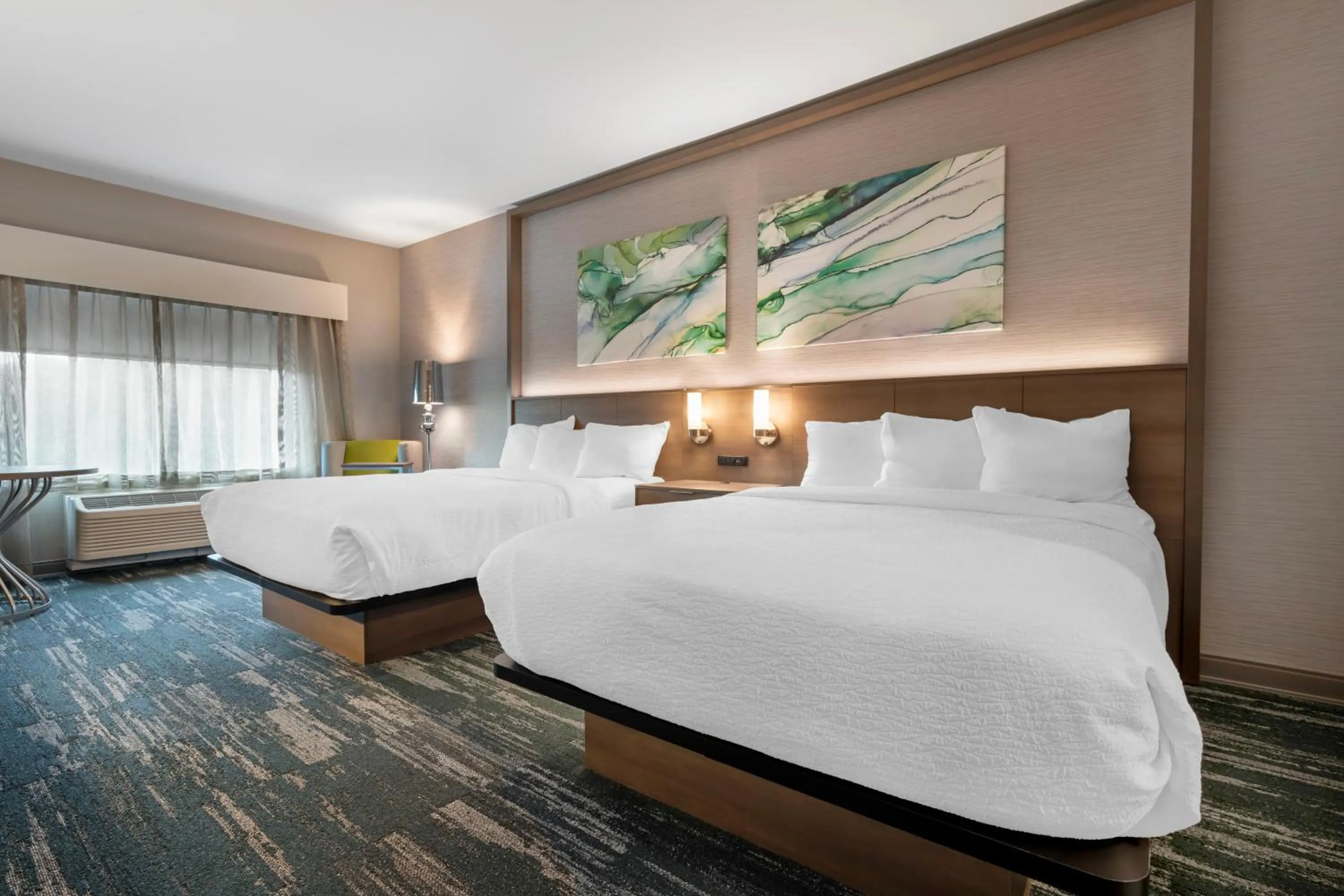 Photo of the whole room, Bed in Best Western Plus Grand Rapids MN