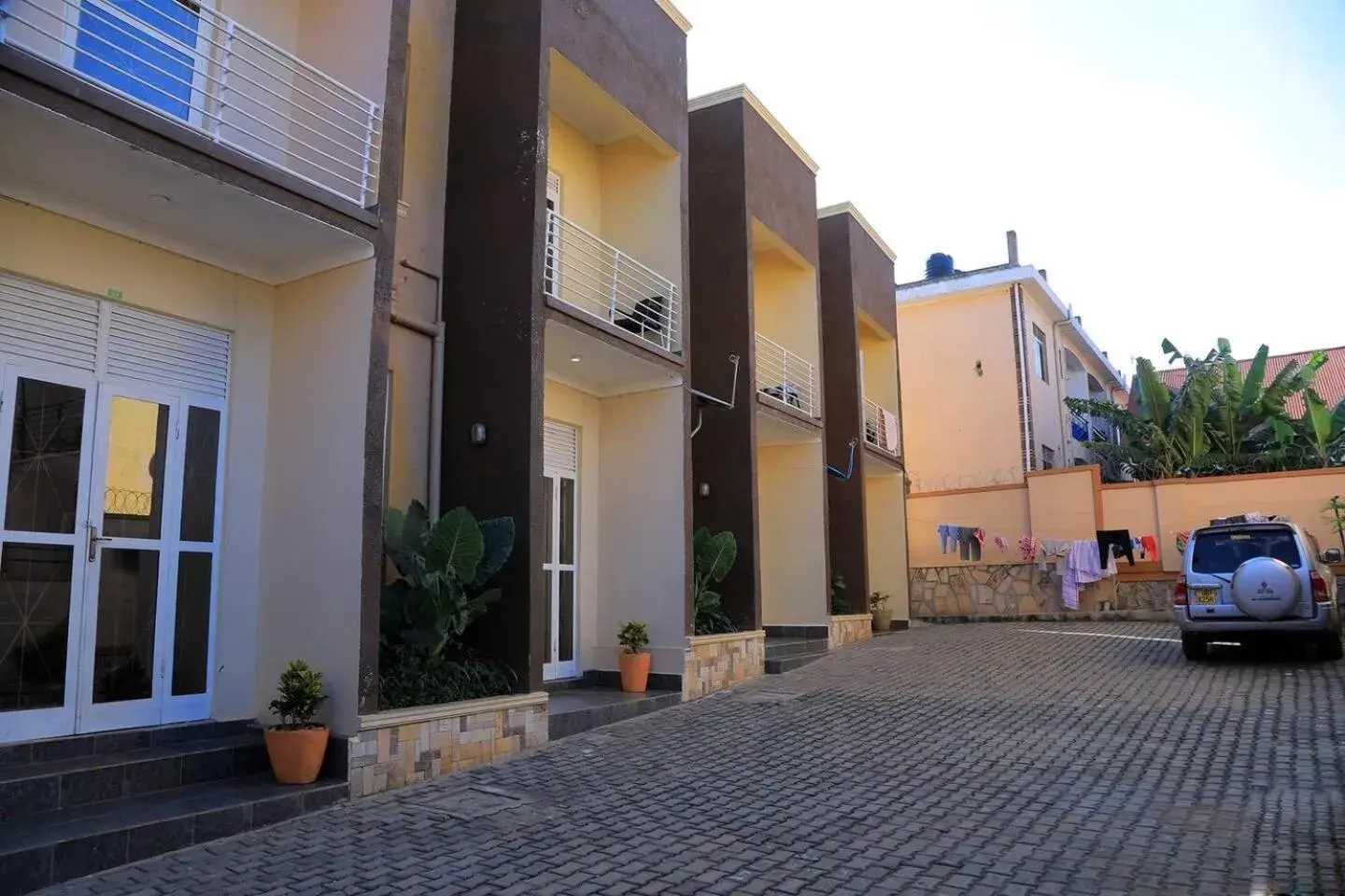 Apt - Sleeps - Parking - Pet friendly Apt - Sleeps - Parking - Pet friendly