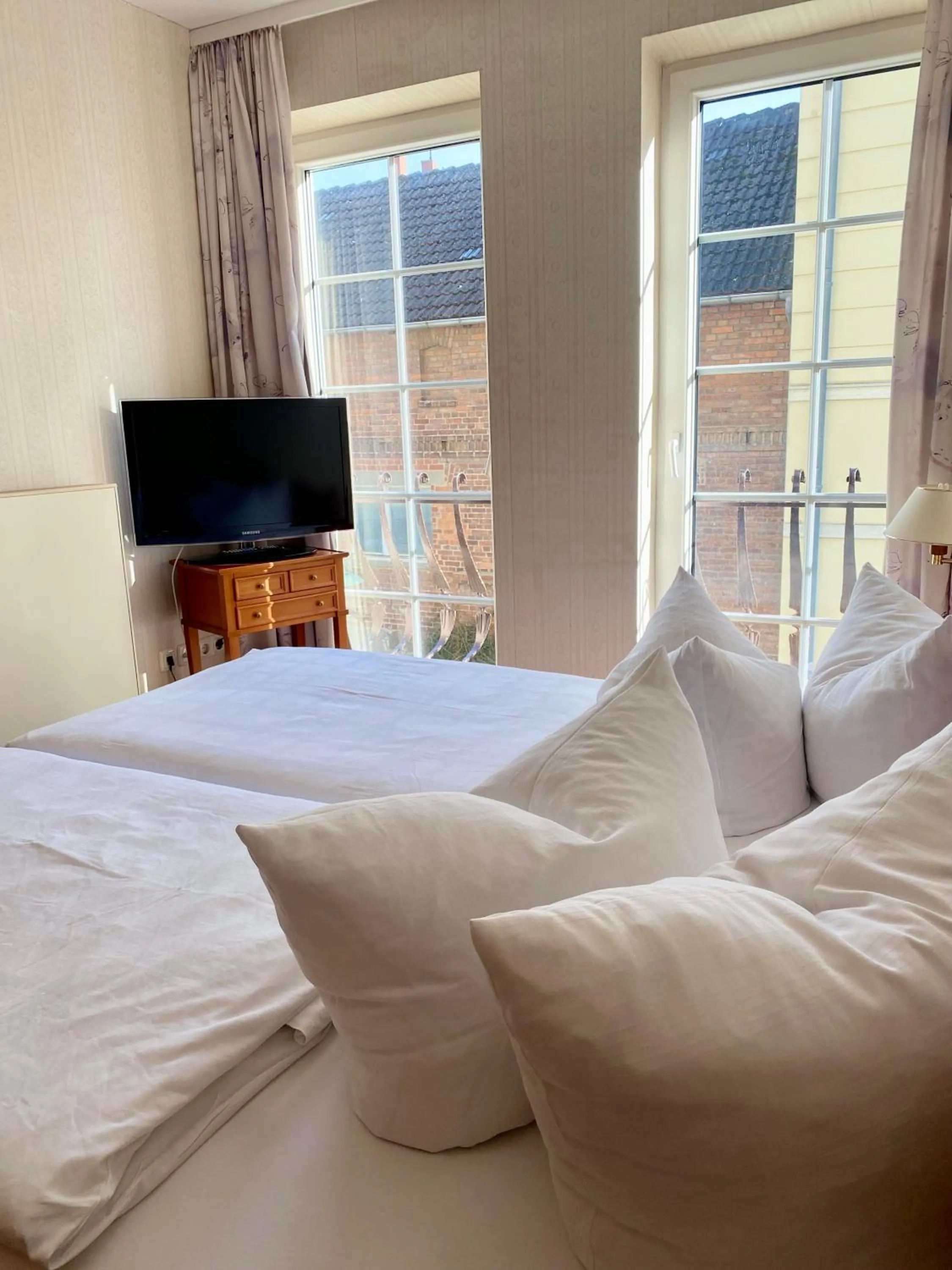 Bed in Hotel am Markt Altentreptow