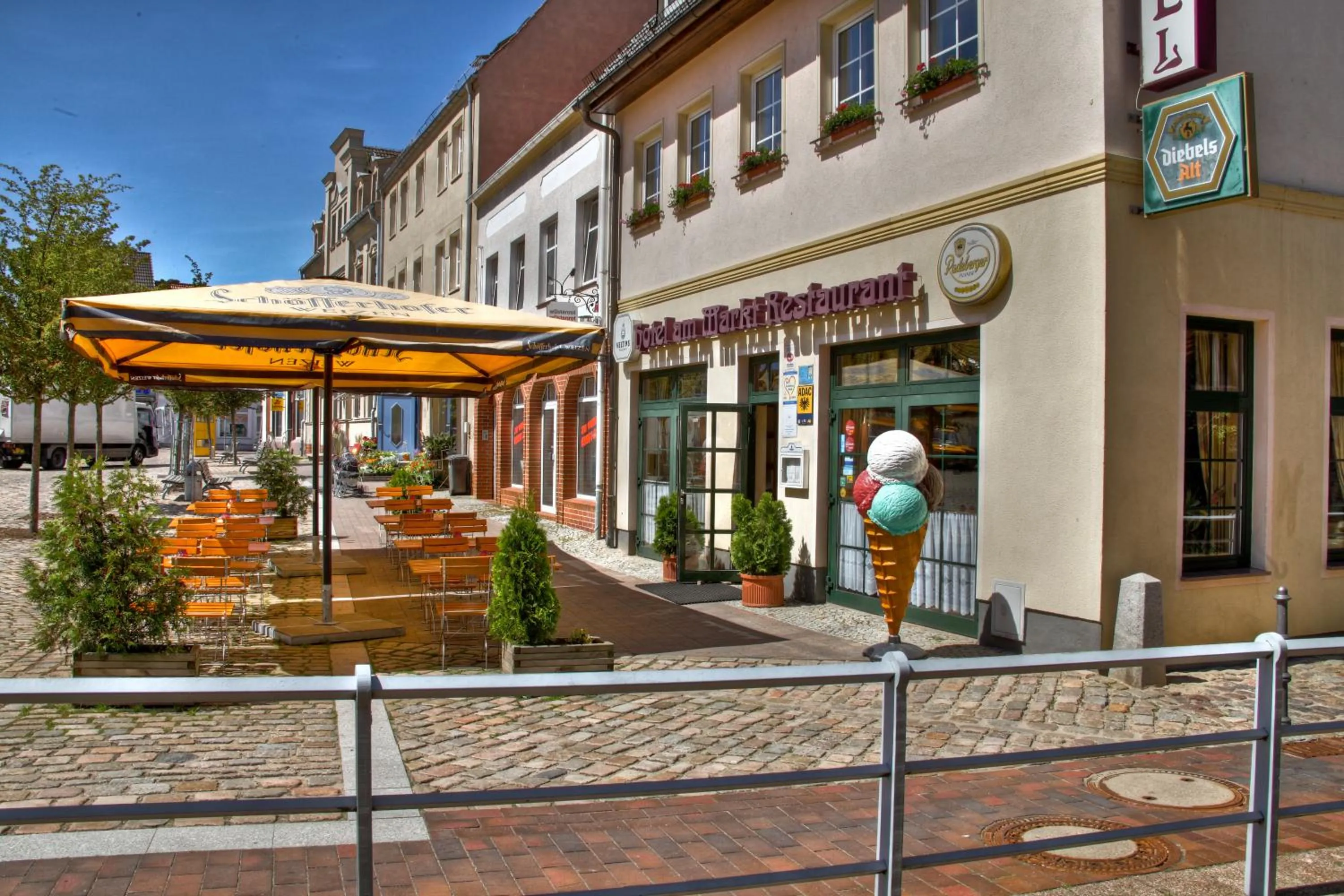 Property building in Hotel am Markt Altentreptow