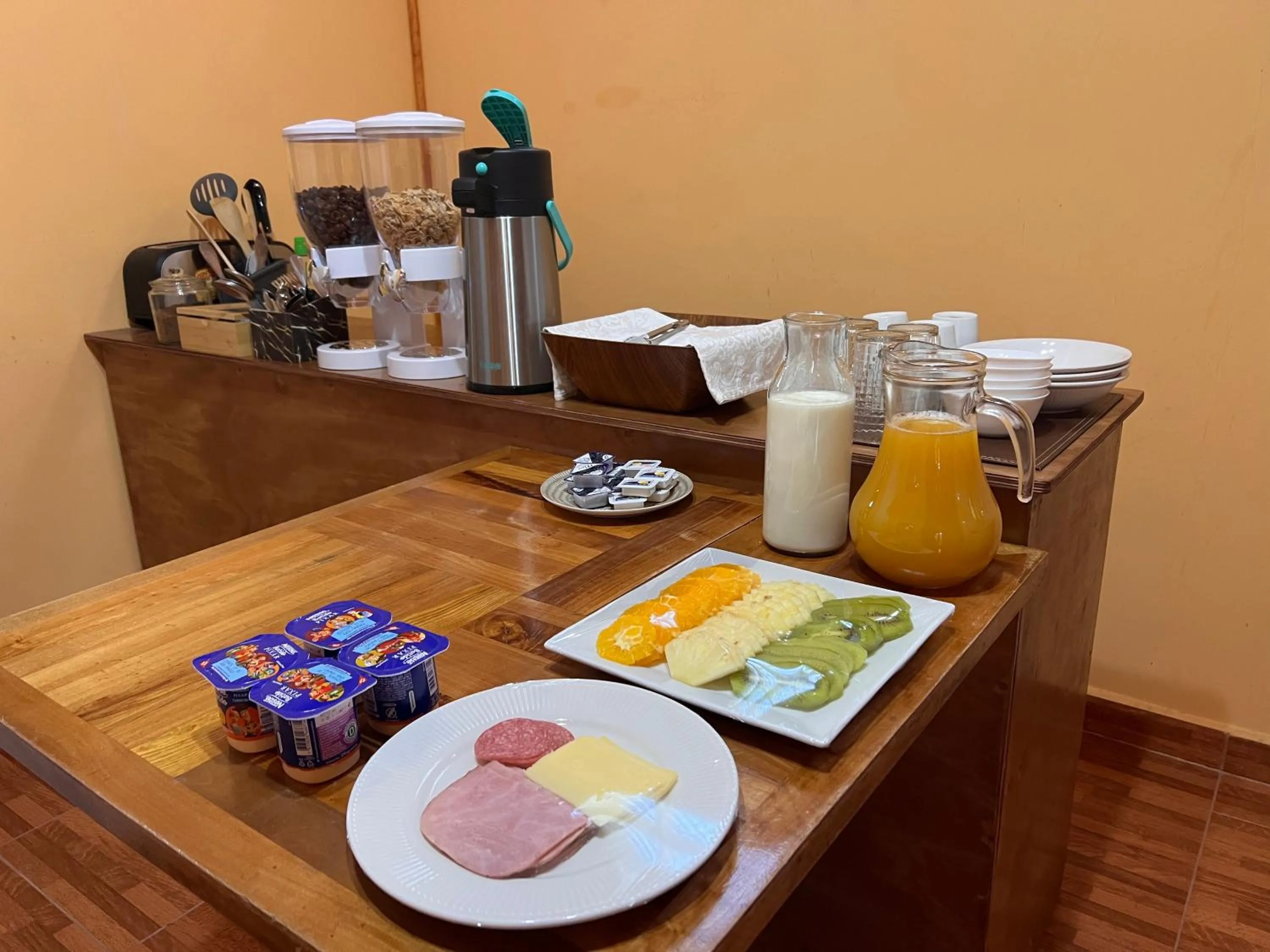 Continental breakfast in Hostal Qachi Chentura