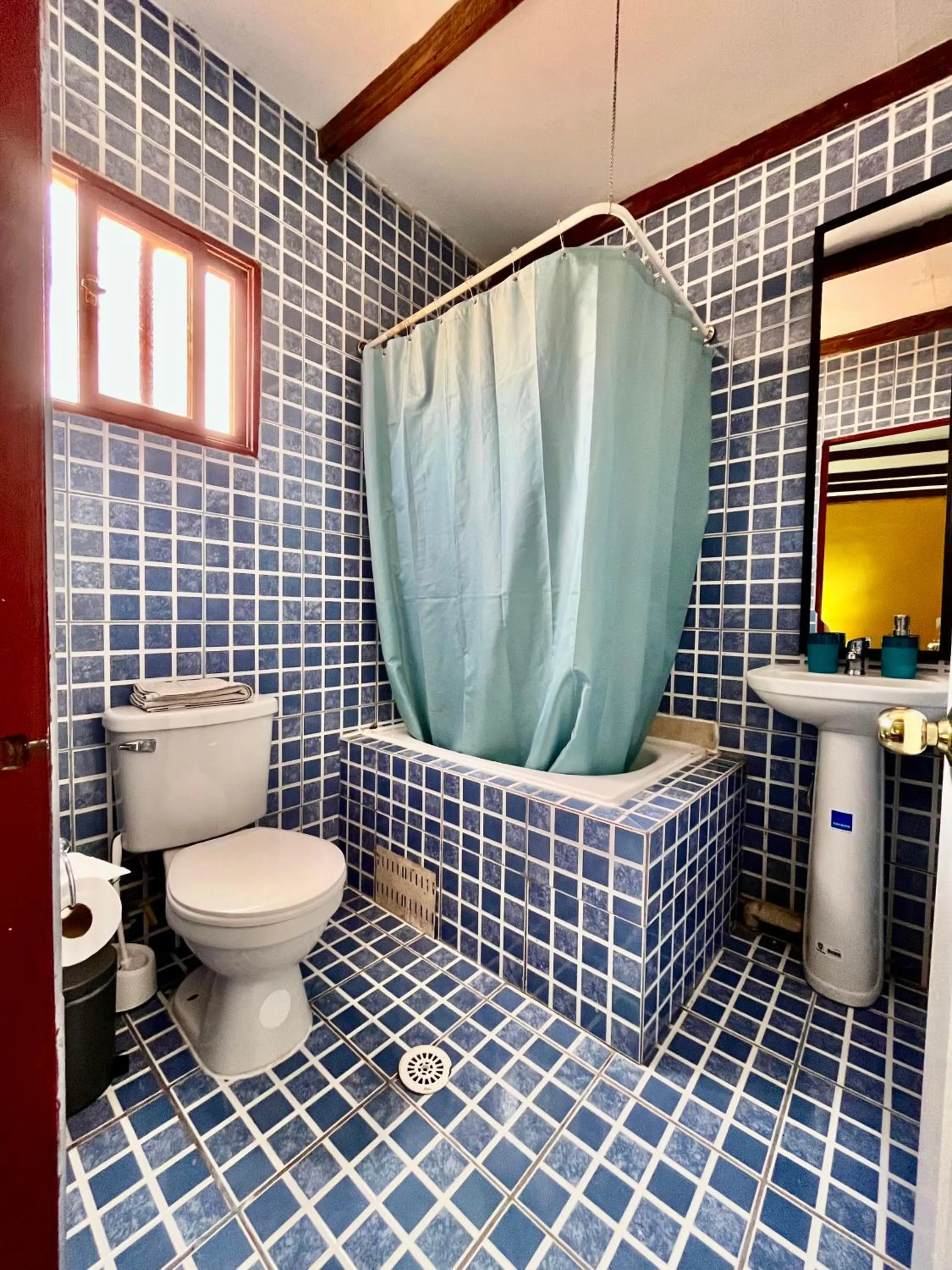 Bathroom in Hostal Qachi Chentura