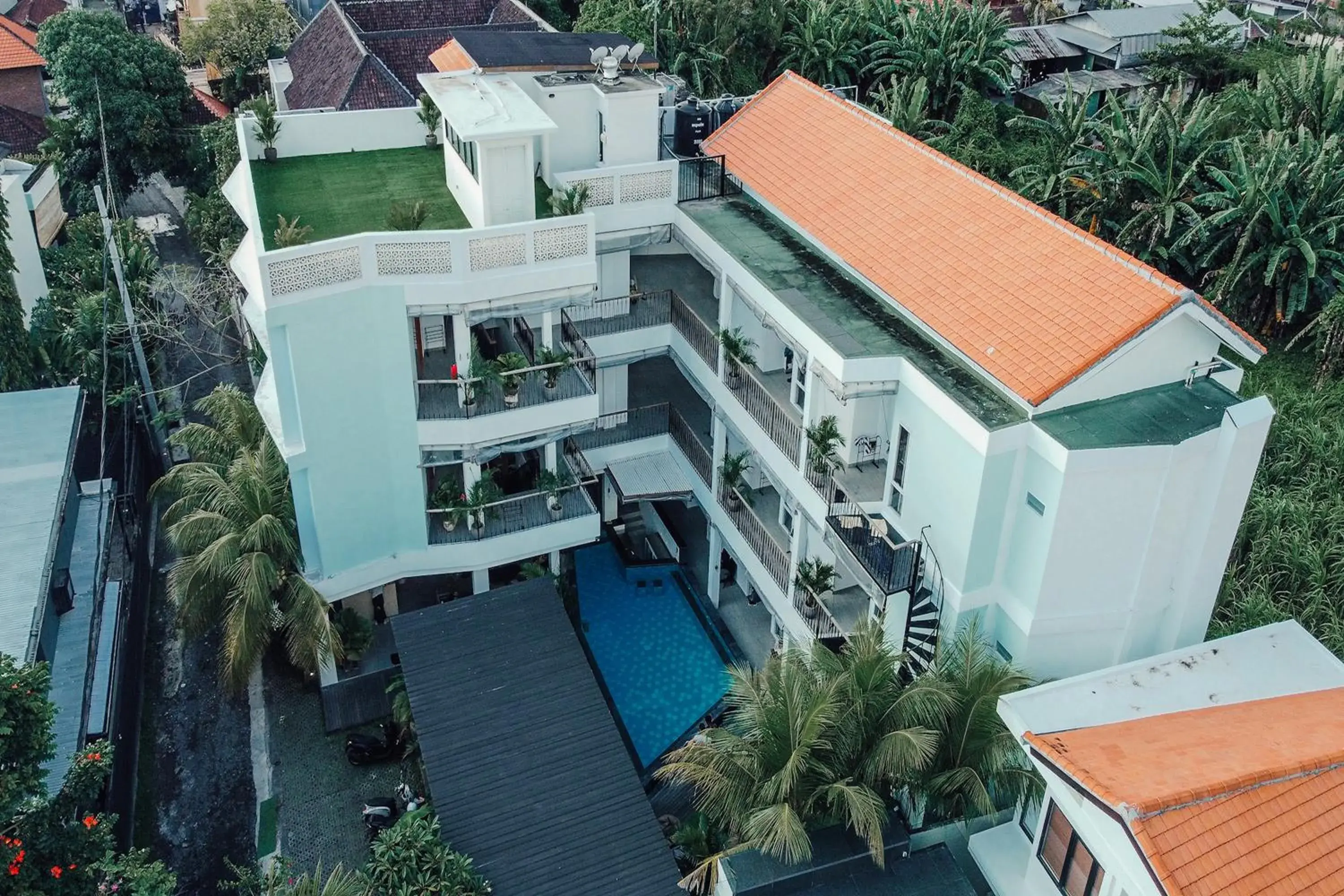 Property building in Coco & Pineapple Pants Hostel Property building in Coco & Pineapple Pants Hostel