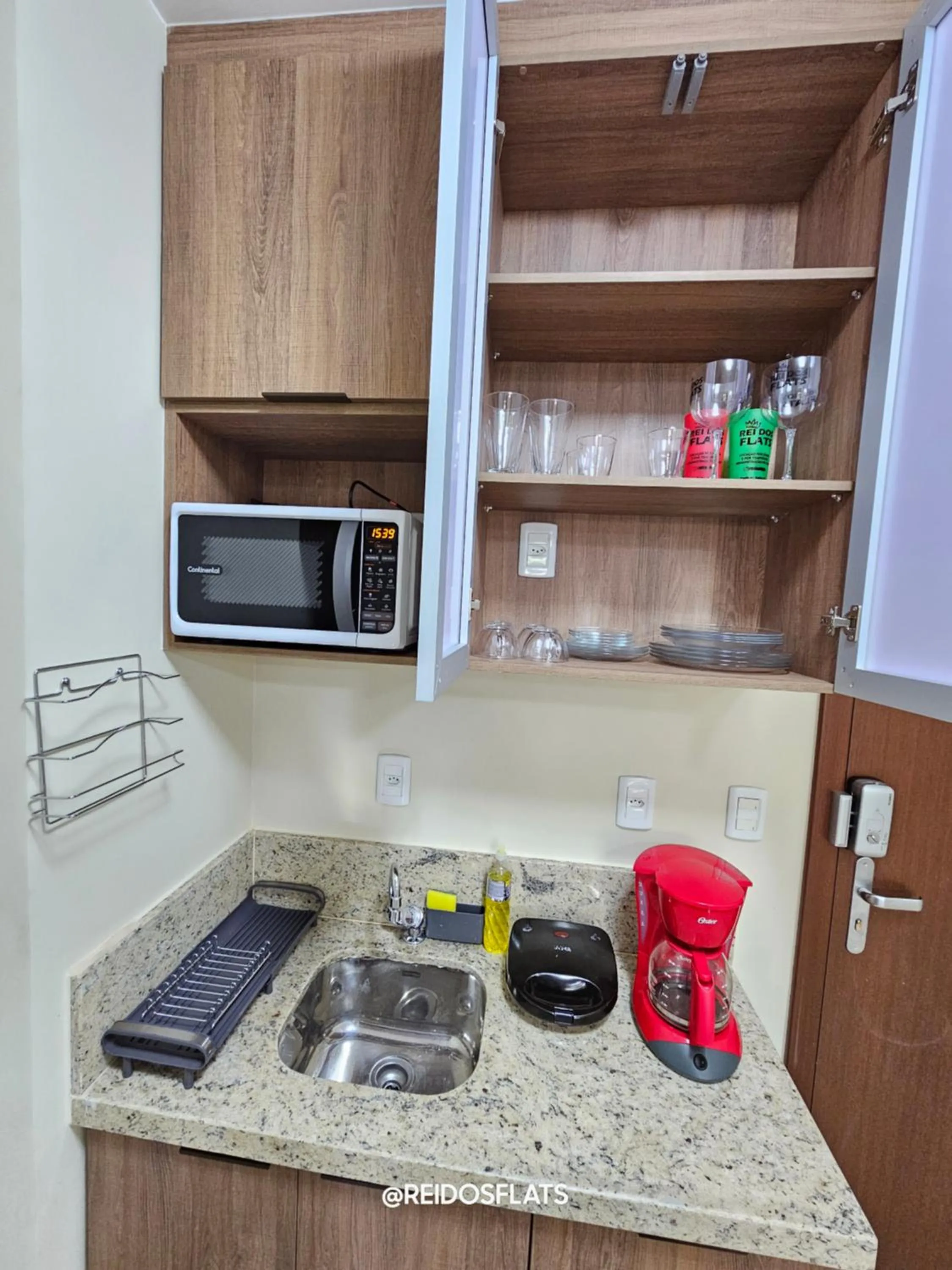 Kitchen or kitchenette in The Sun Resort By Rei dos Flats