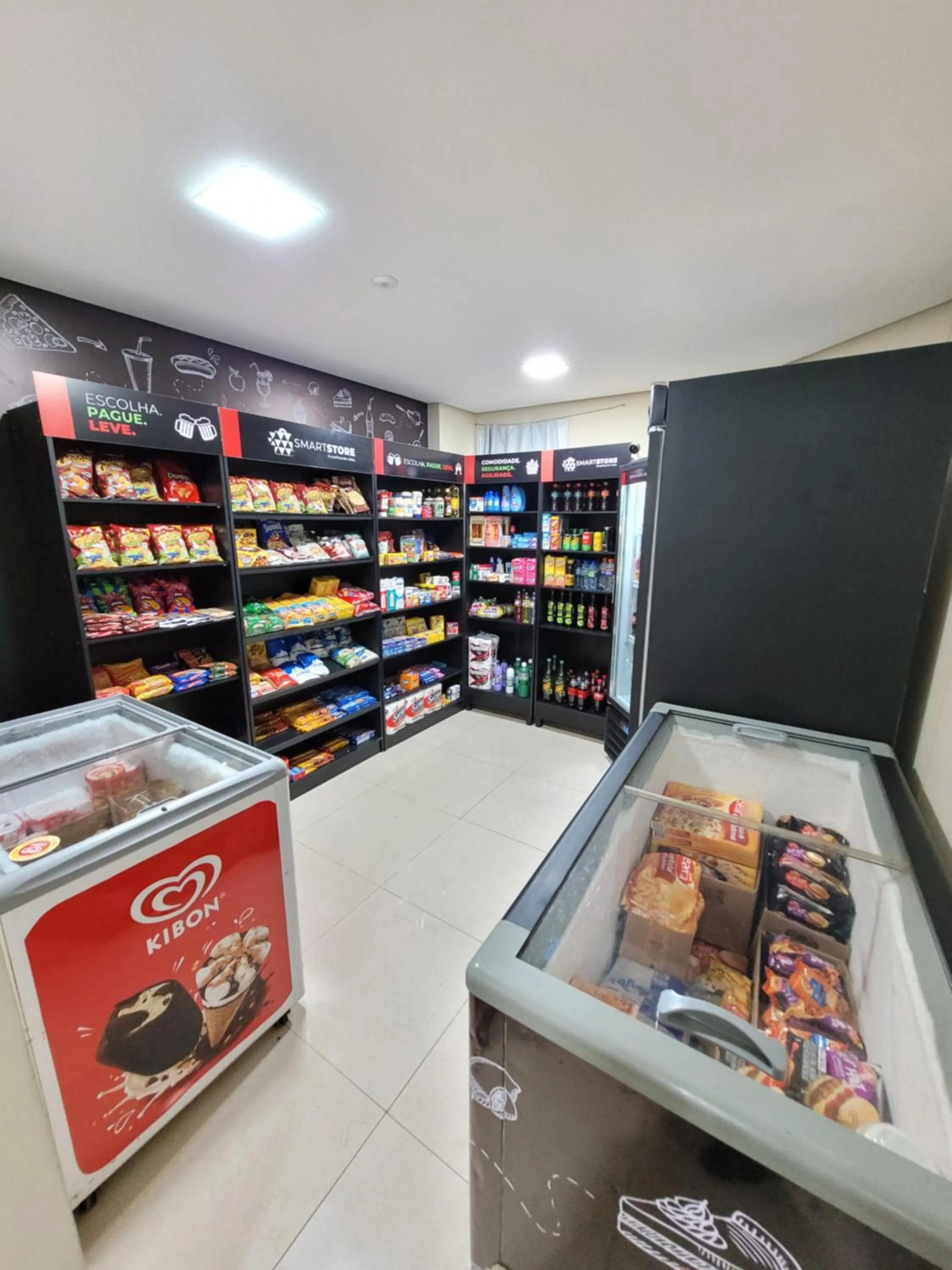 On-site shops in The Sun Resort By Rei dos Flats