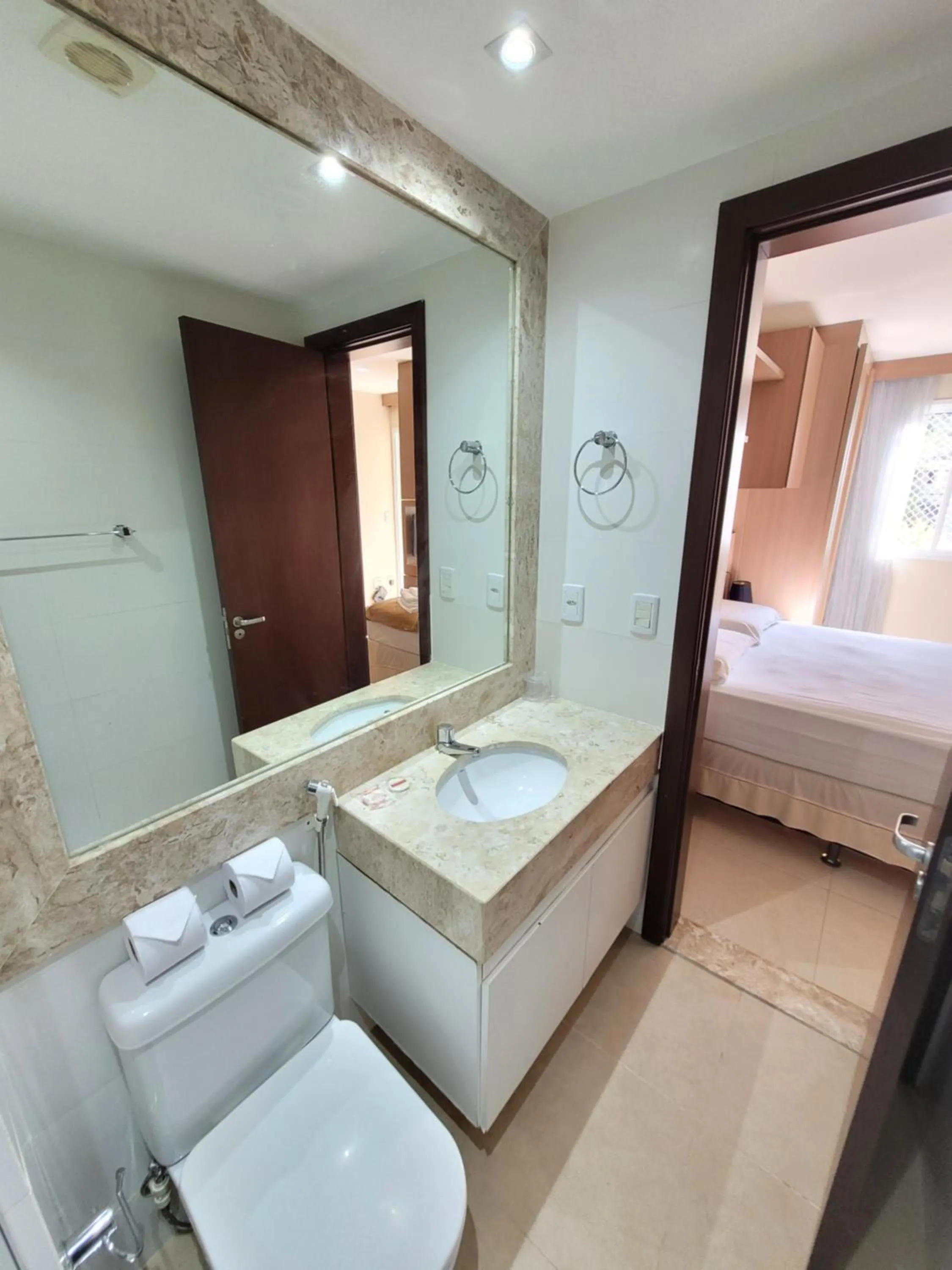 Bathroom, Bed in The Sun Resort By Rei dos Flats