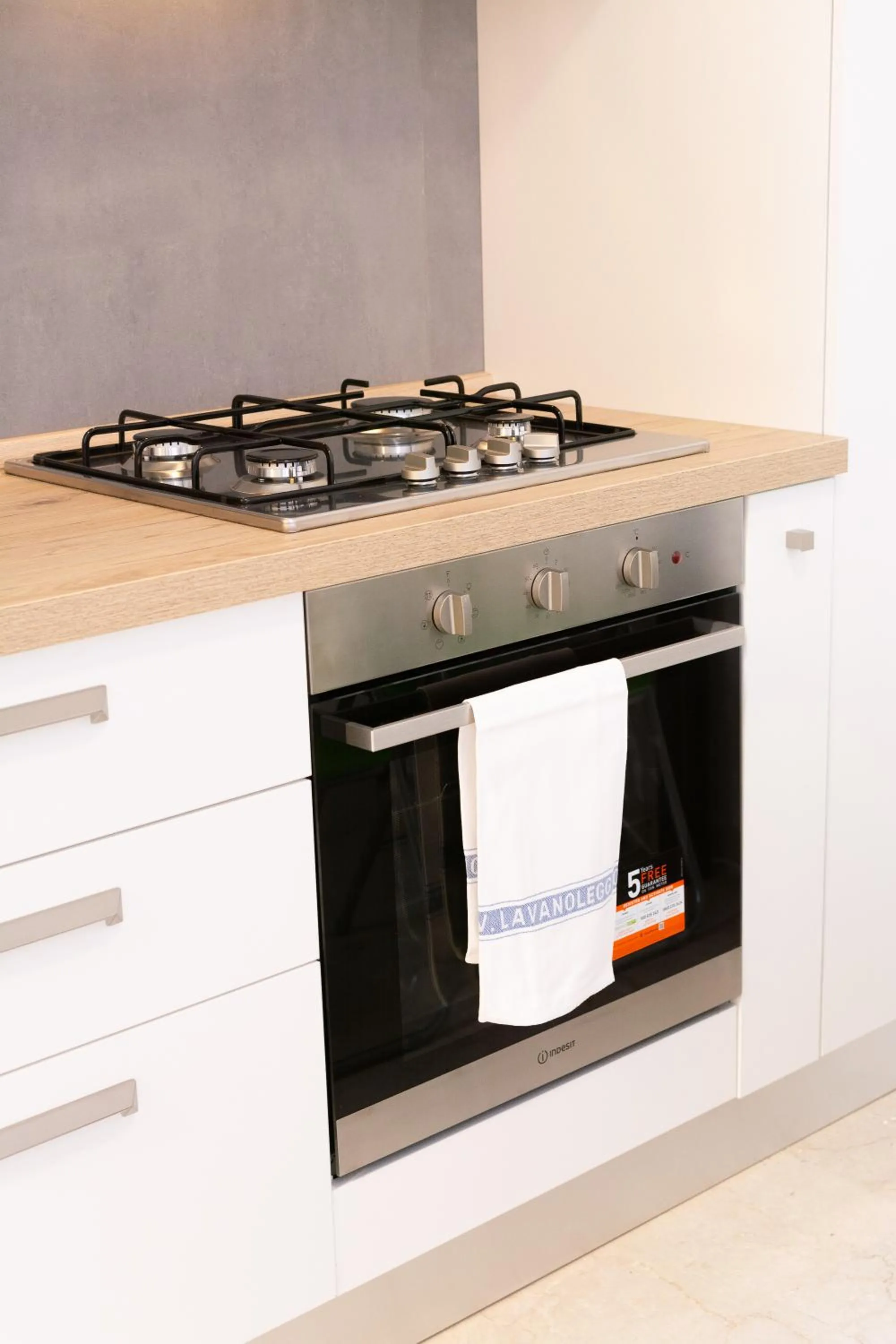 Kitchen or kitchenette in HouSmart San Carlo 17
