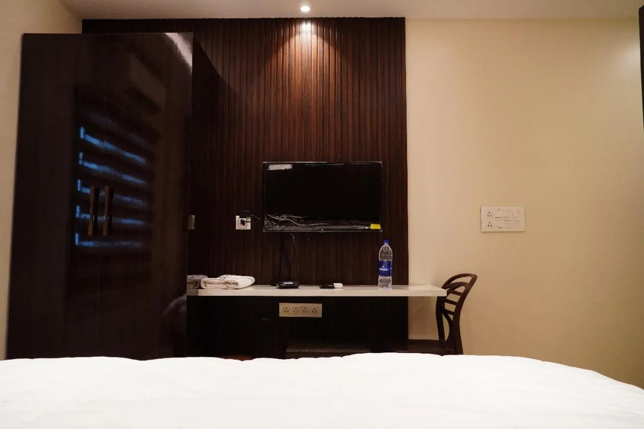 TV and multimedia, Bed in L. R RESIDENCY