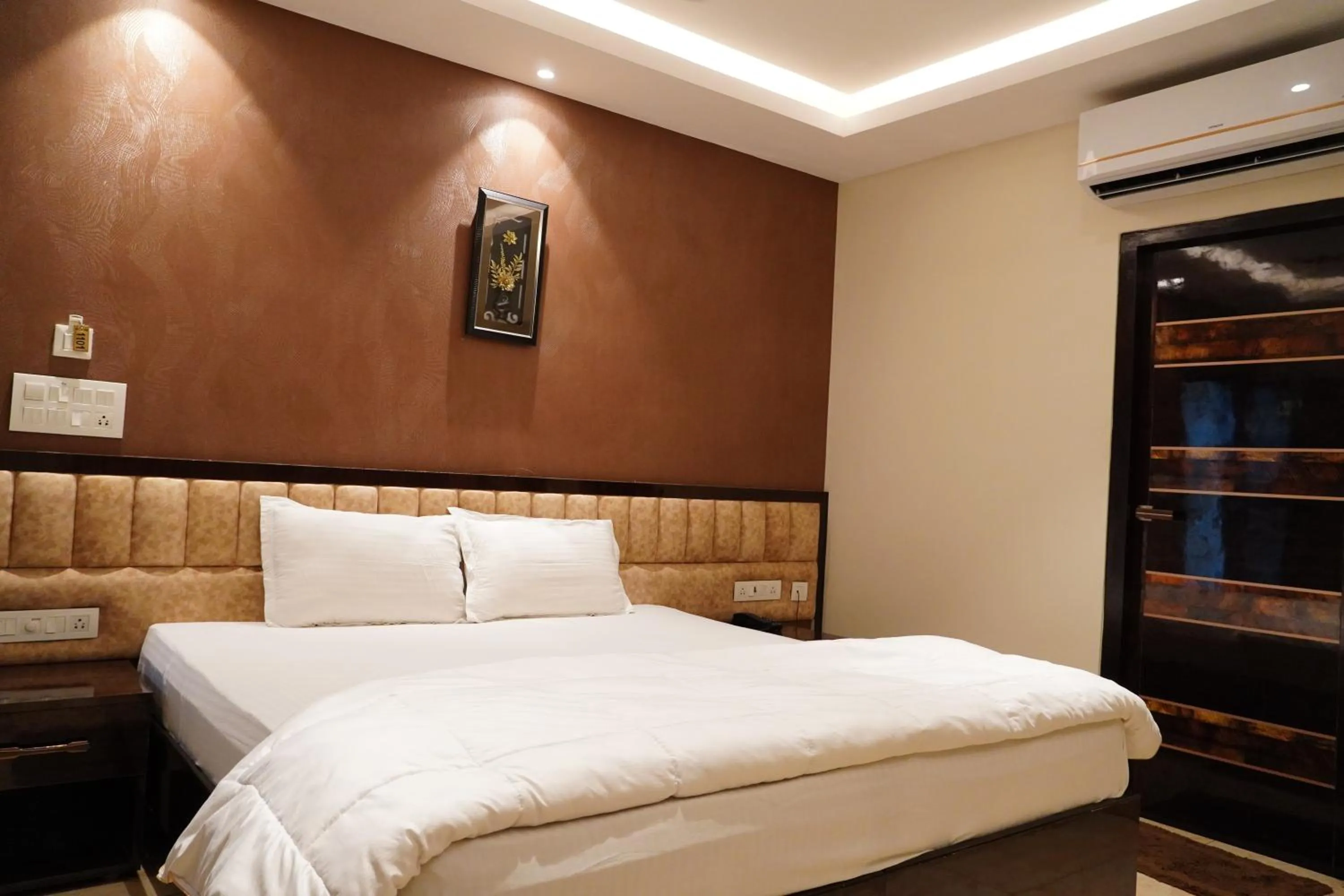 Bed in L. R RESIDENCY