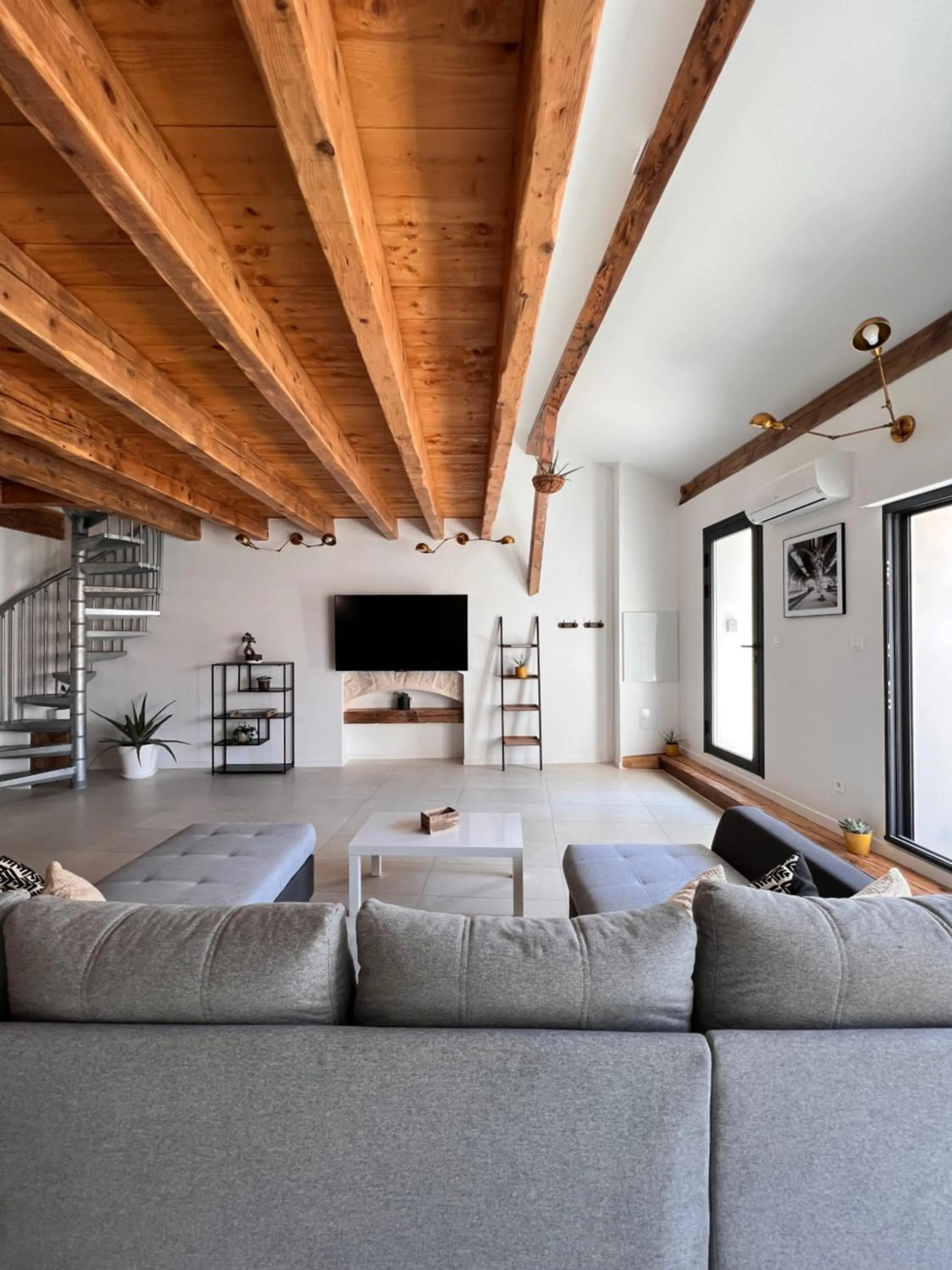 Three-Bedroom Apartment in Beau T4 au cœur du centre ville