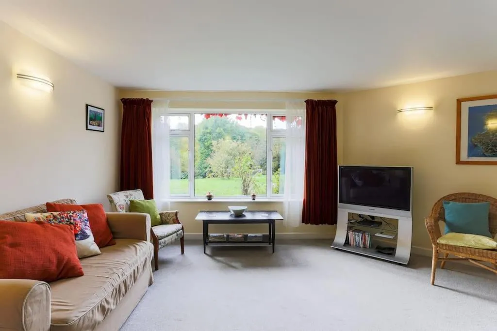 Living room in Truro apartment in a stunning quiet location