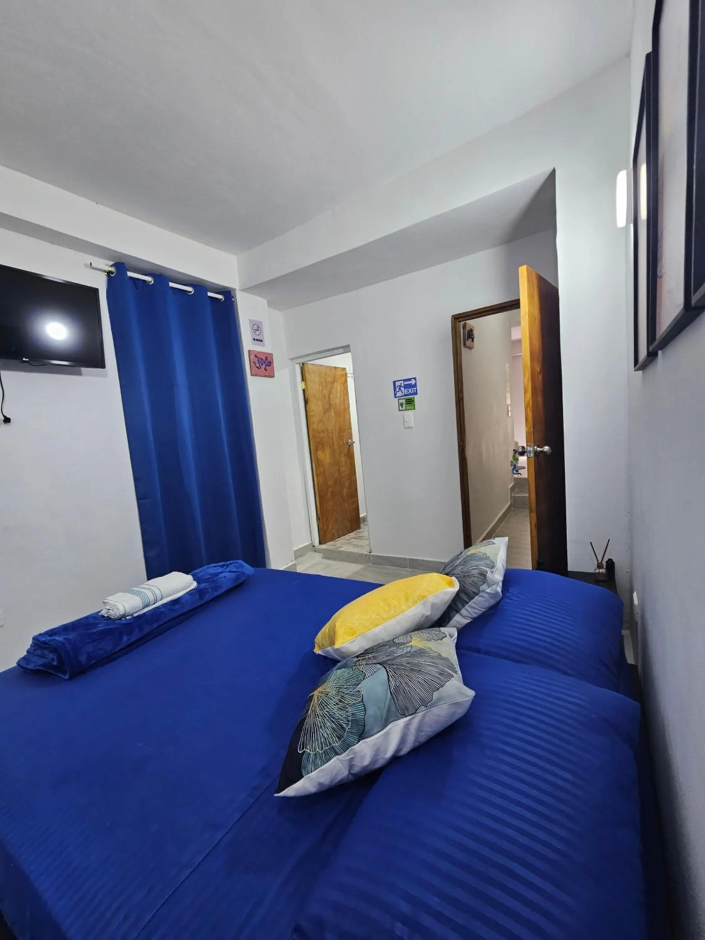 Photo of the whole room, Bed in Posada Cedar Valley