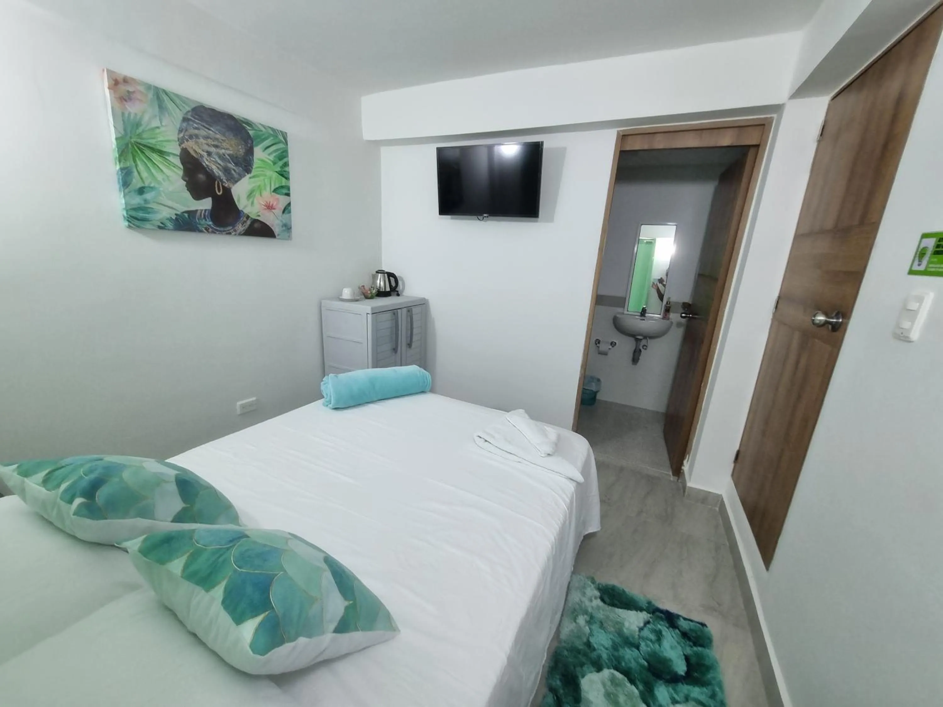 Photo of the whole room, Bed in Posada Cedar Valley