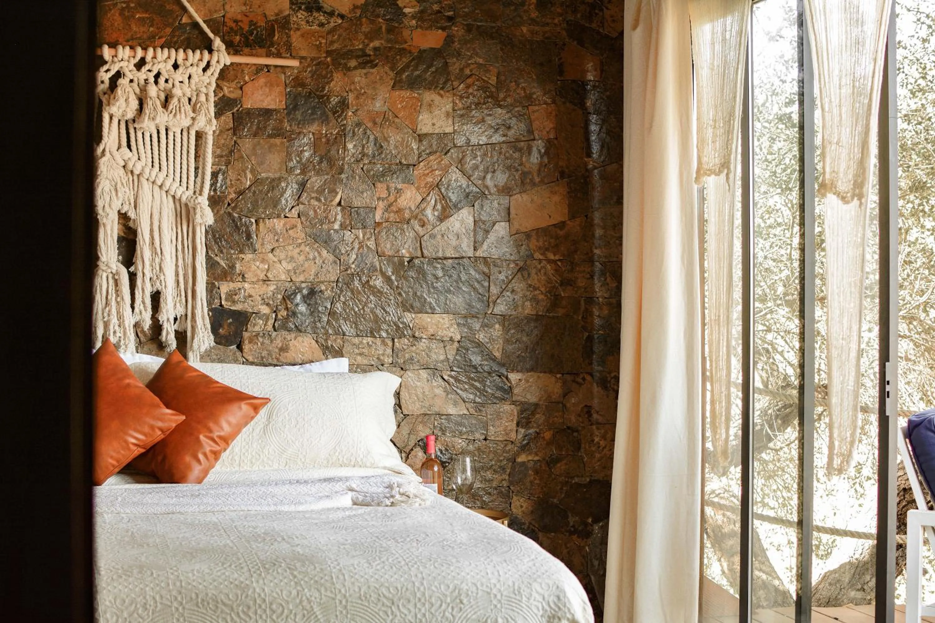 Bed in Boskenvid Hotel - Romantic Treehouses & Skypool