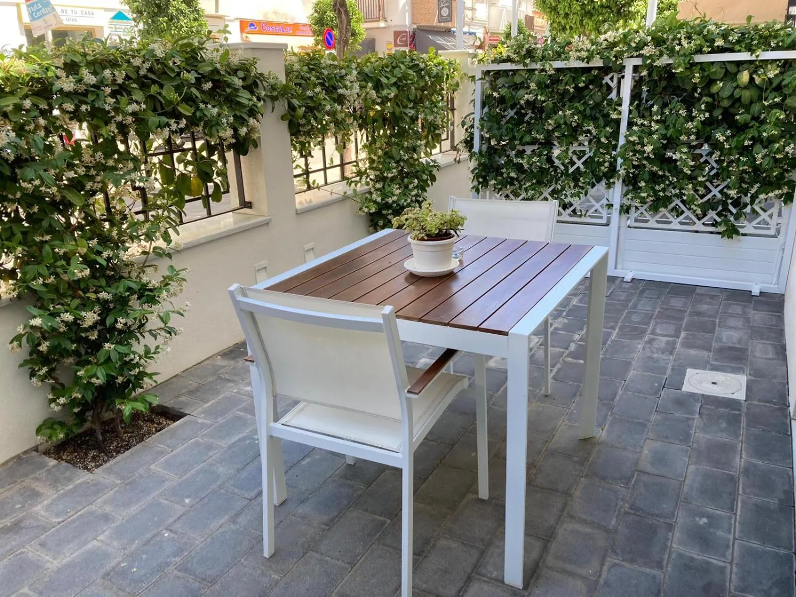 Property building in Apartamentos Turísticos La Plaza