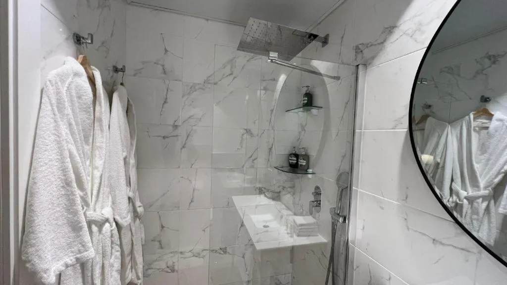 Shower in Apartamentos Turísticos La Plaza