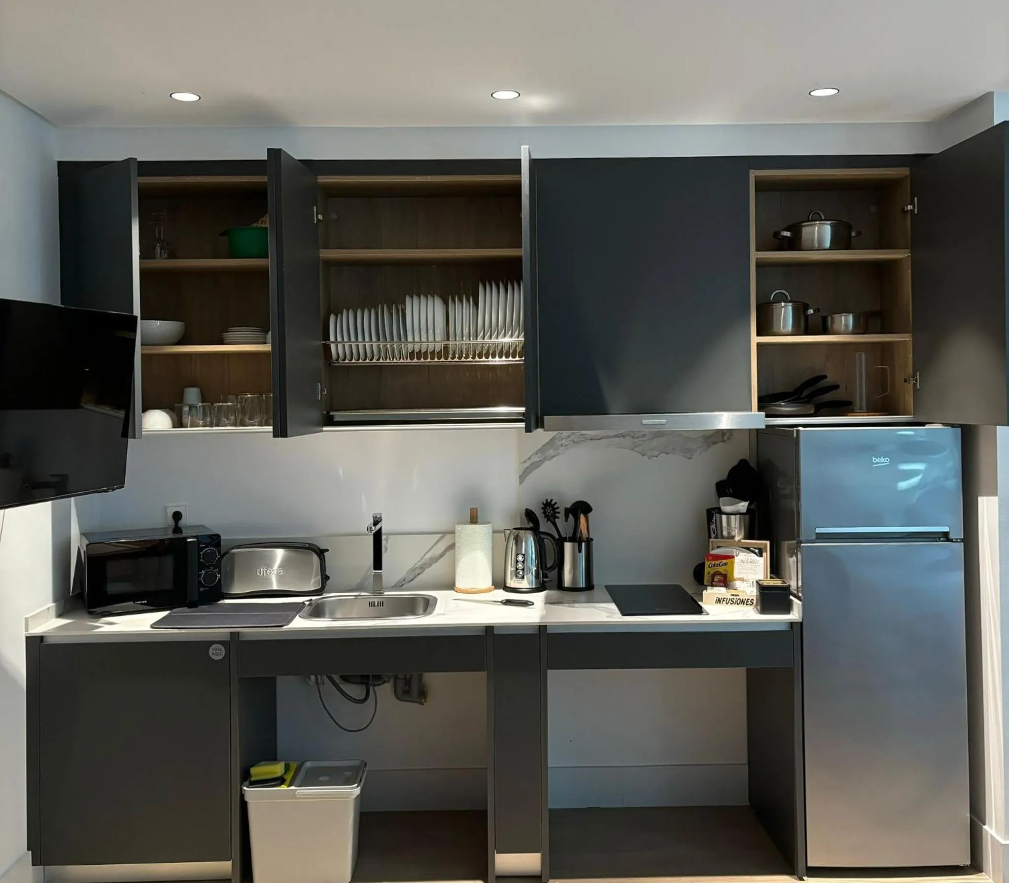 Coffee/tea facilities in Apartamentos Turísticos La Plaza