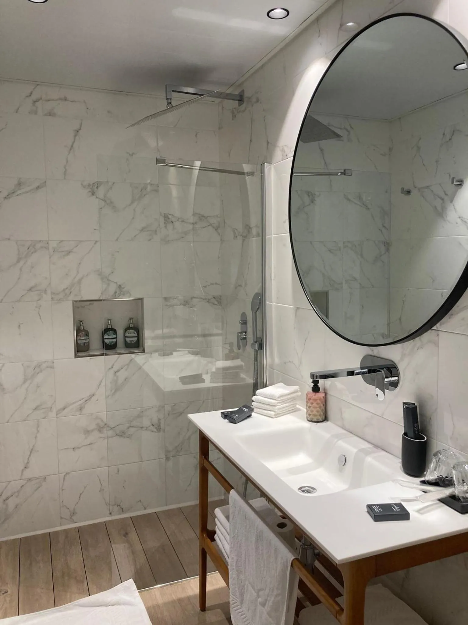 Shower in Apartamentos Turísticos La Plaza