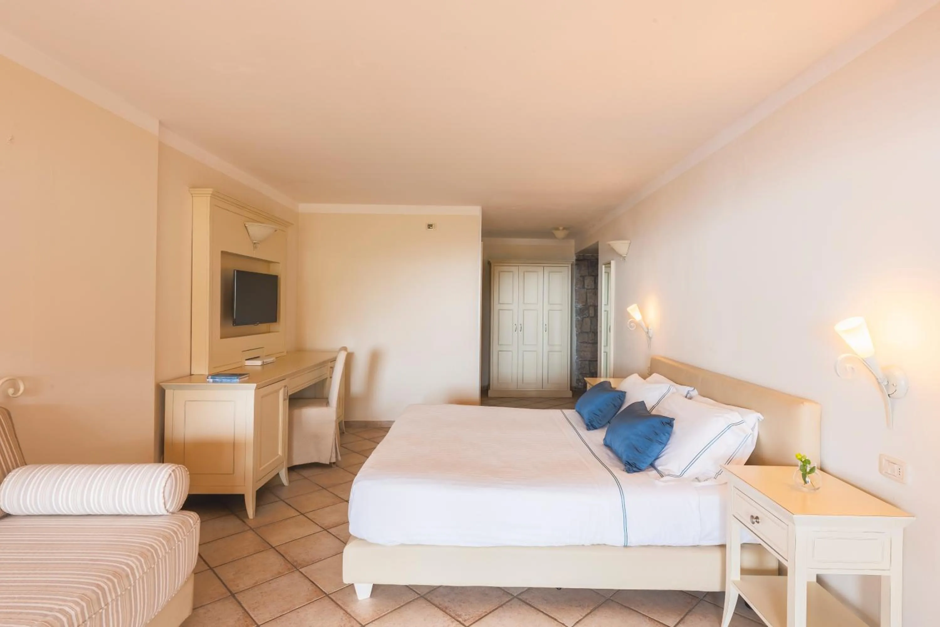 Bed in Boutique Hotel Torre Di Cala Piccola