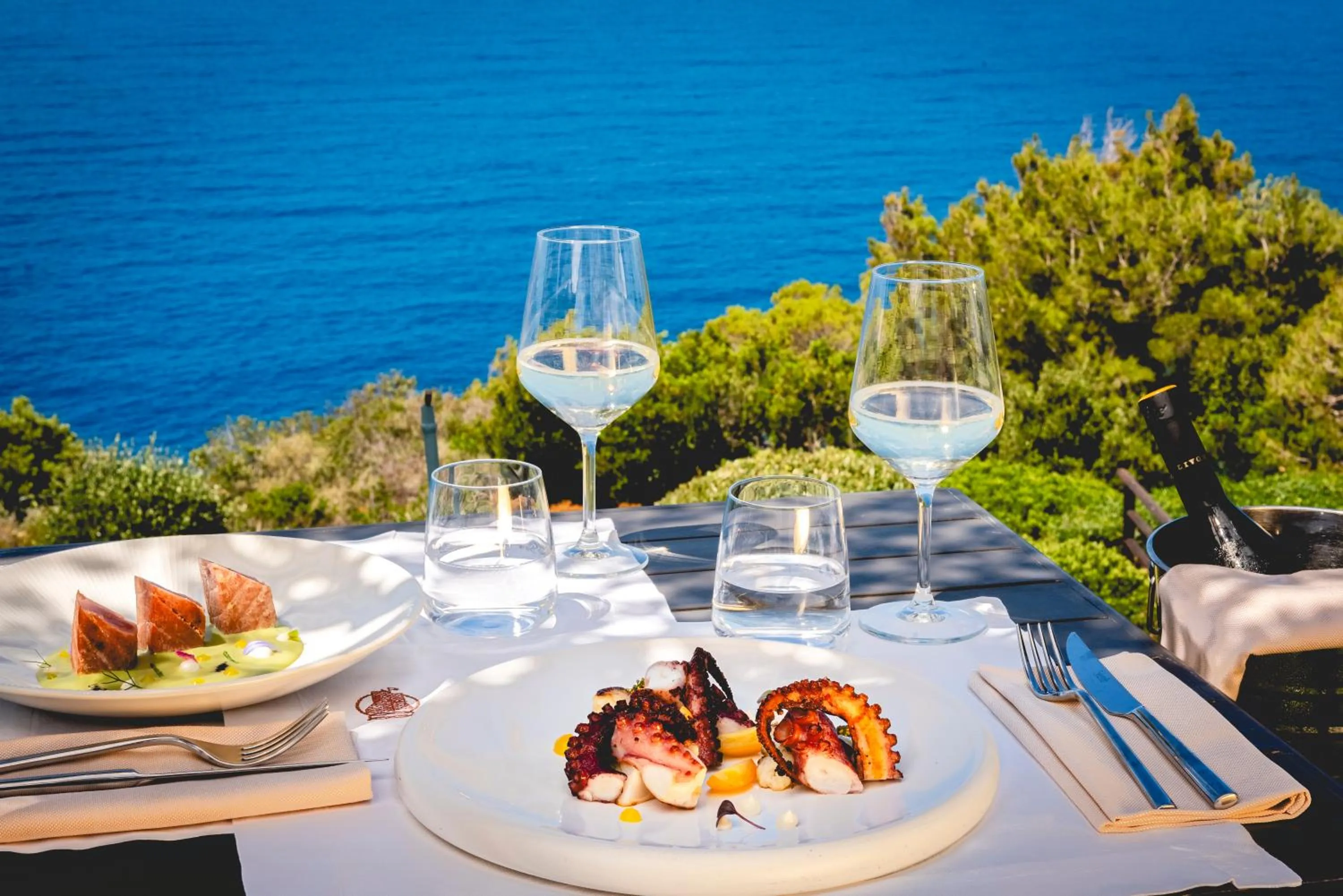 Natural landscape in Boutique Hotel Torre Di Cala Piccola