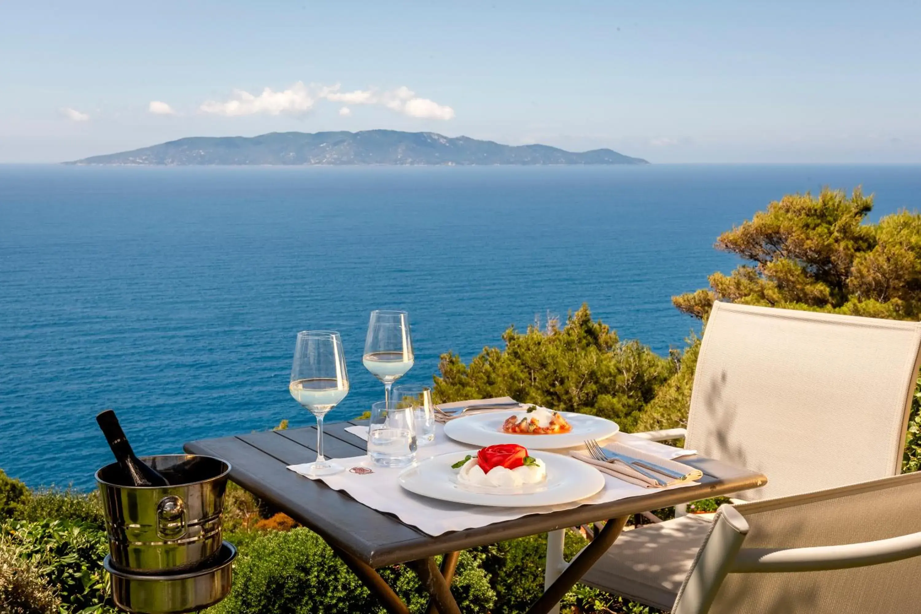 Restaurant/places to eat in Boutique Hotel Torre Di Cala Piccola Restaurant/places to eat in Boutique Hotel Torre Di Cala Piccola