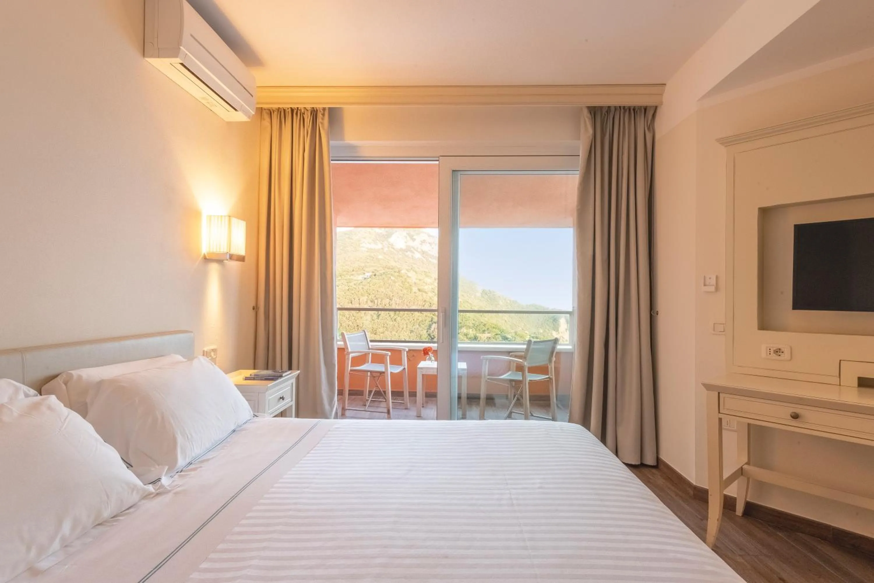 Bed in Boutique Hotel Torre Di Cala Piccola