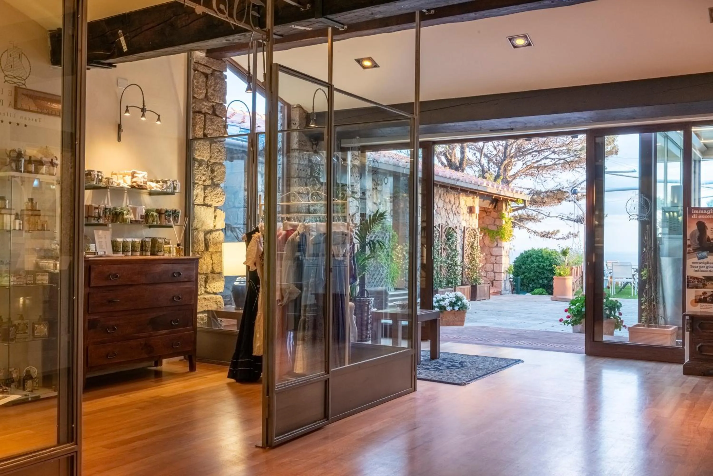 Lobby or reception in Boutique Hotel Torre Di Cala Piccola