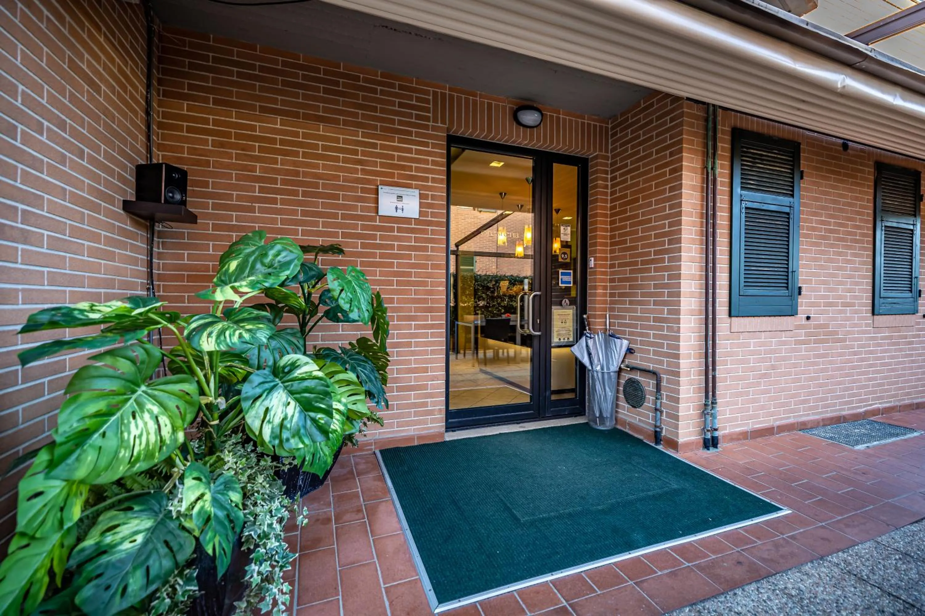 Facade/entrance in Residence Arianna