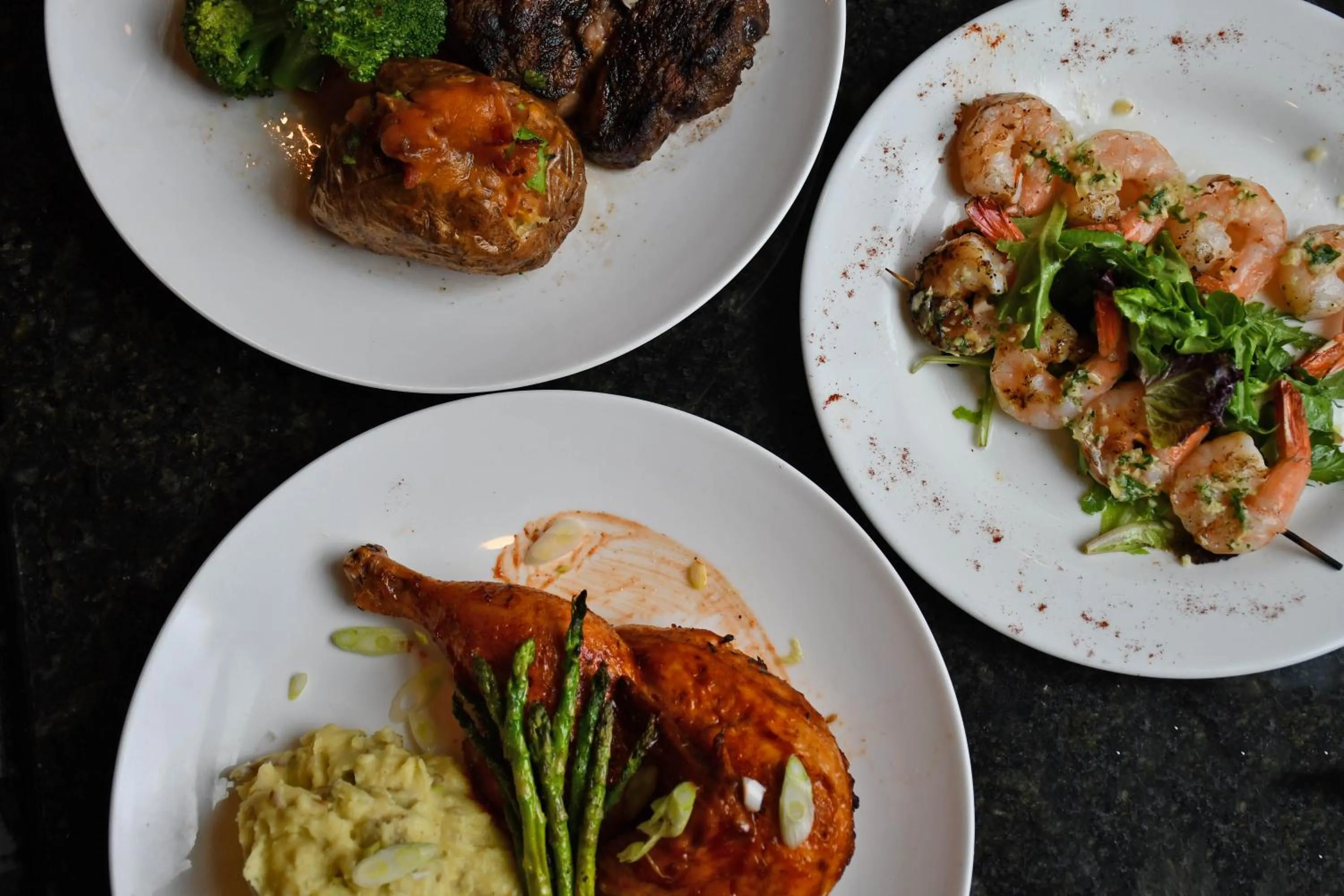 Restaurant/places to eat in Hotel Anthracite