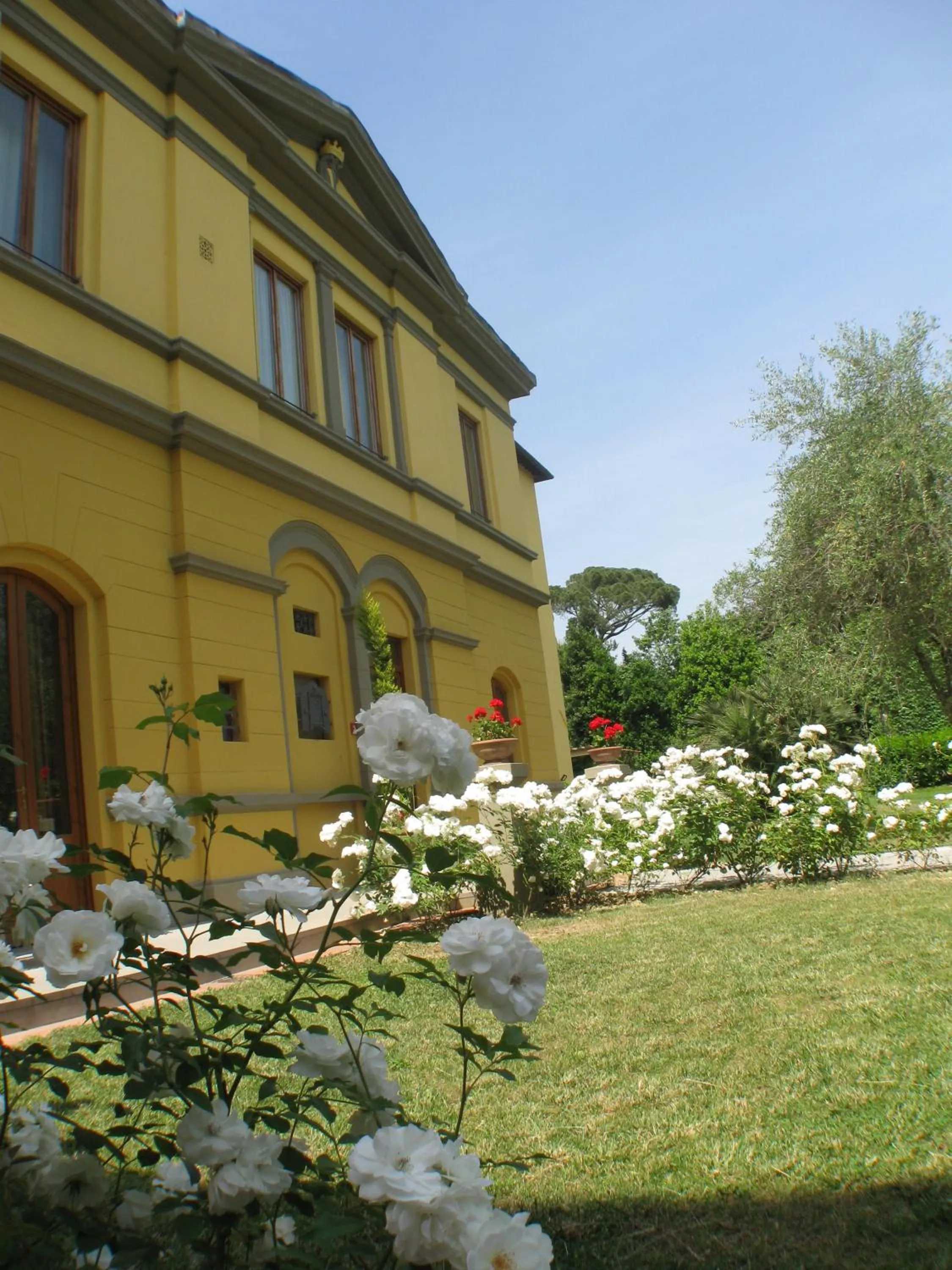 Facade/entrance in Hotel Villa Betania