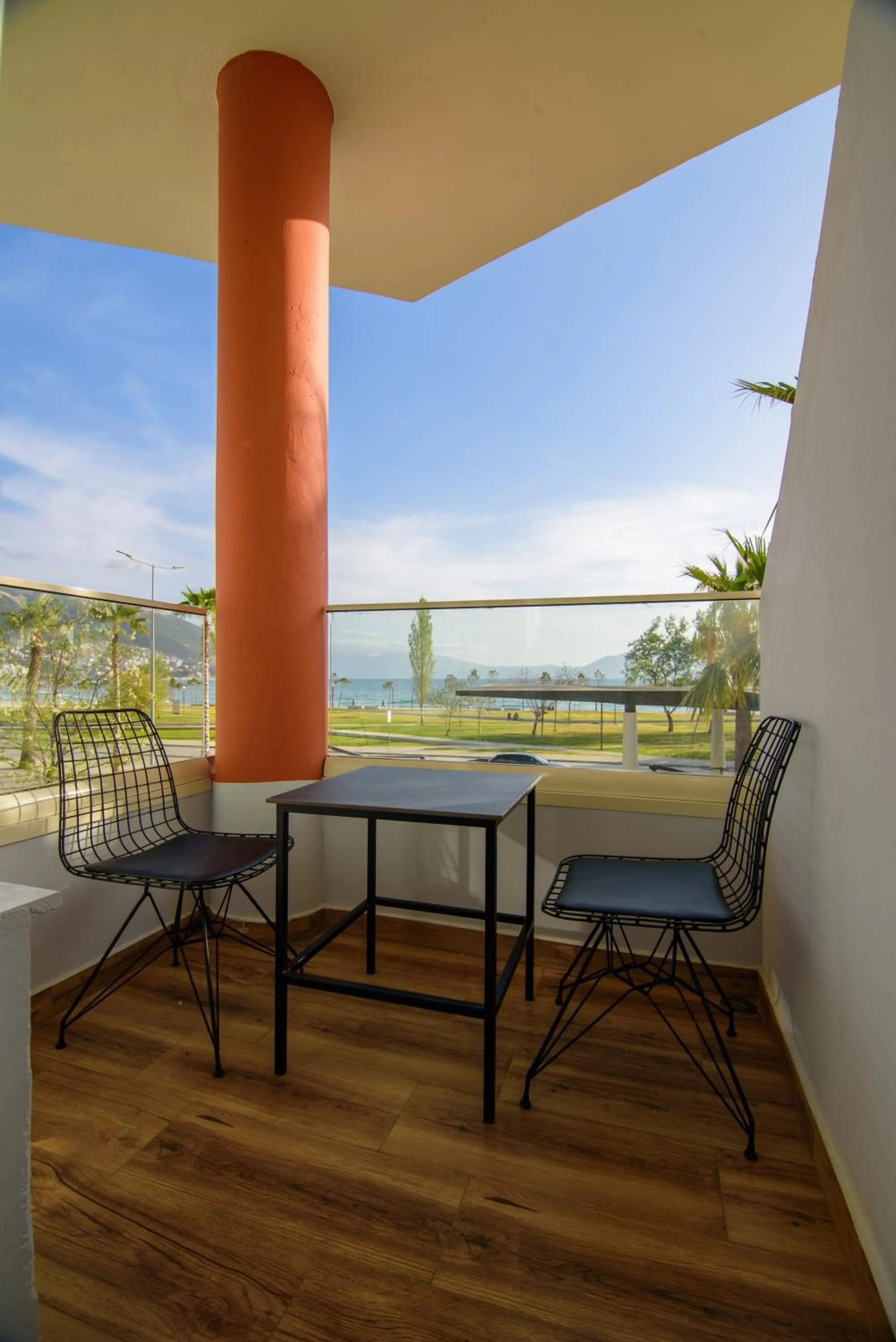 Balcony/Terrace in Palm Side Hotel