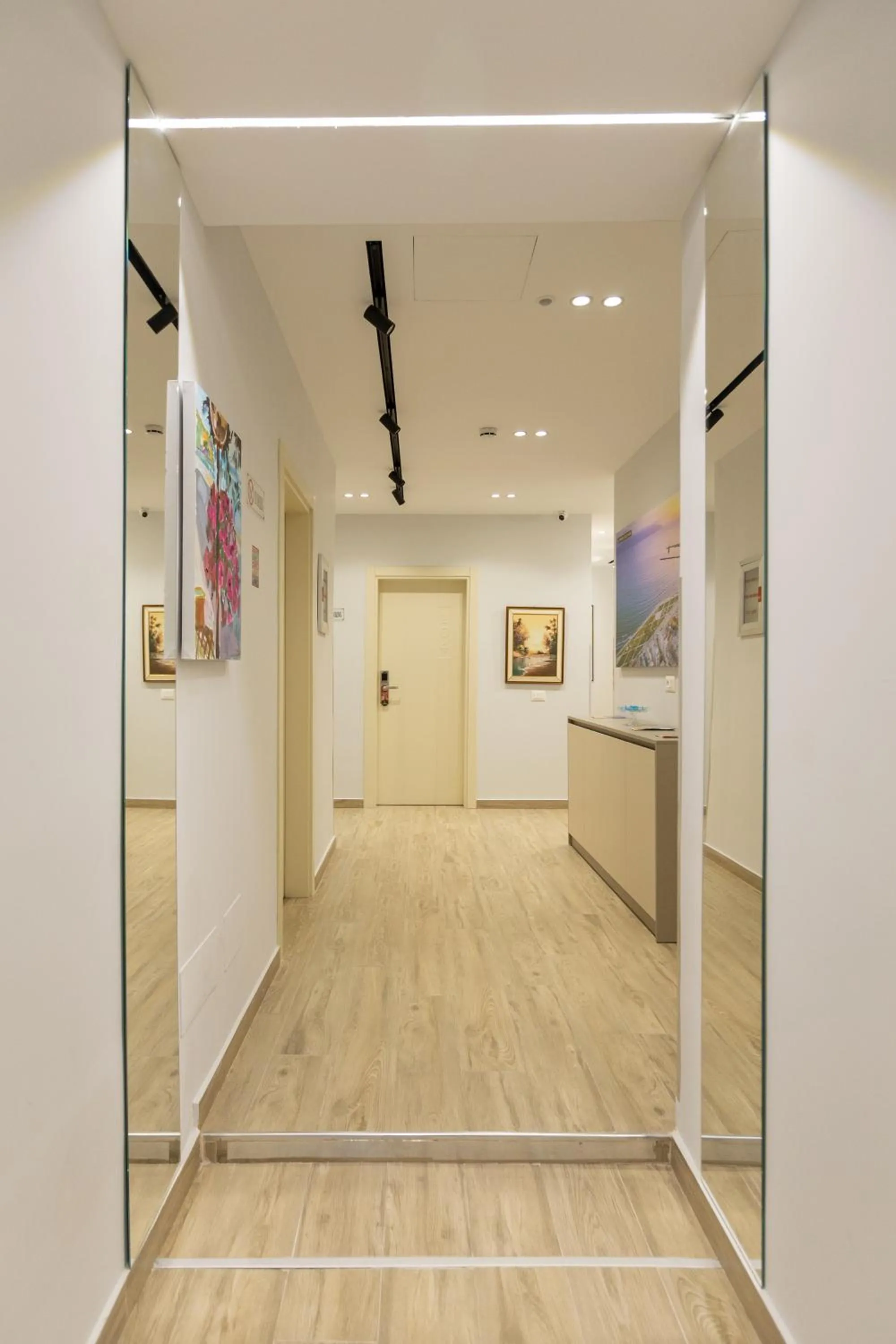 Property building in Palm Side Hotel