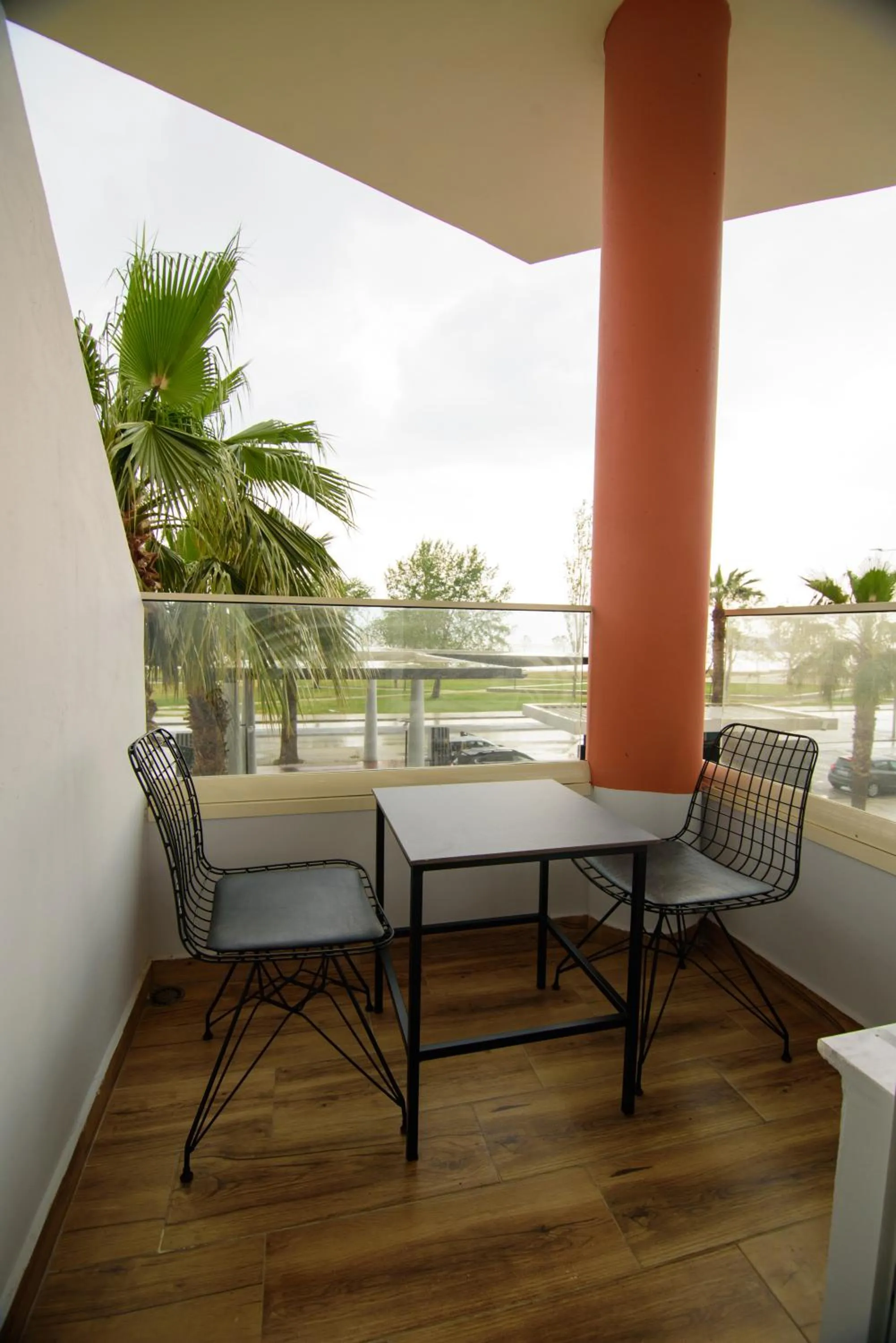 Balcony/Terrace in Palm Side Hotel