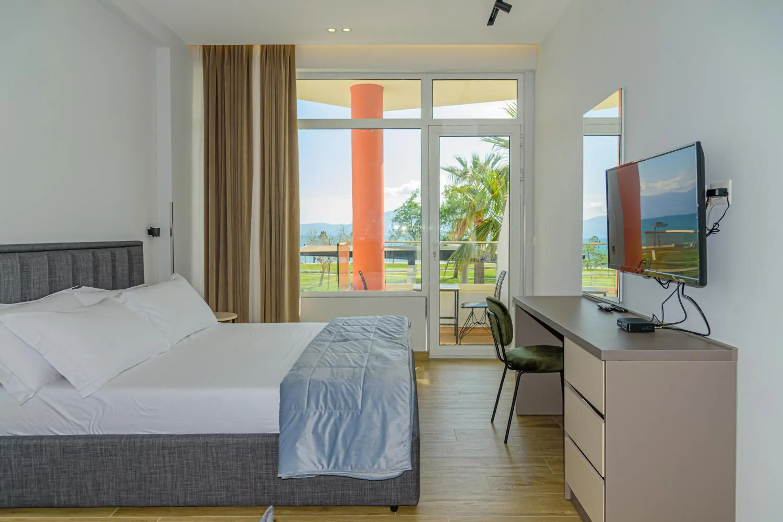 Quadruple Room with Sea View in Palm Side Hotel Quadruple Room with Sea View in Palm Side Hotel