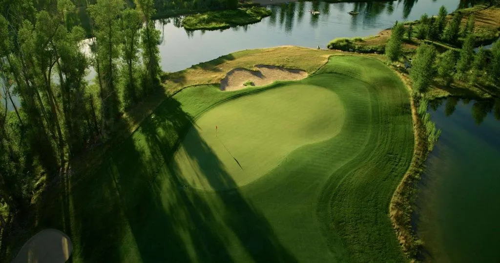 Golfcourse in The Sylvan Lodge at Snake River Sporting Club
