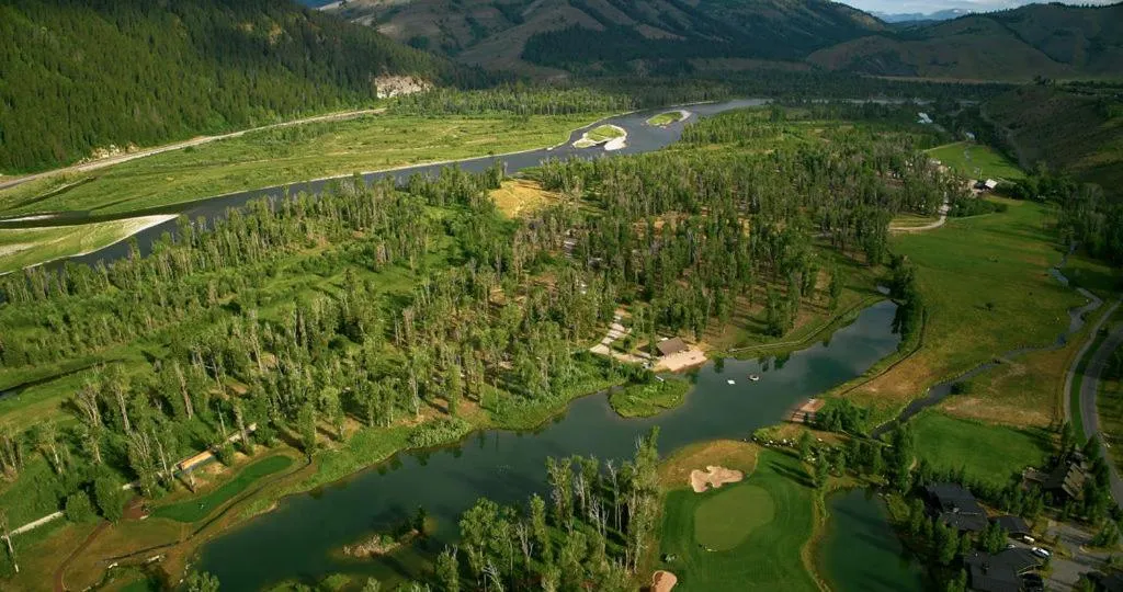 Golfcourse in The Sylvan Lodge at Snake River Sporting Club