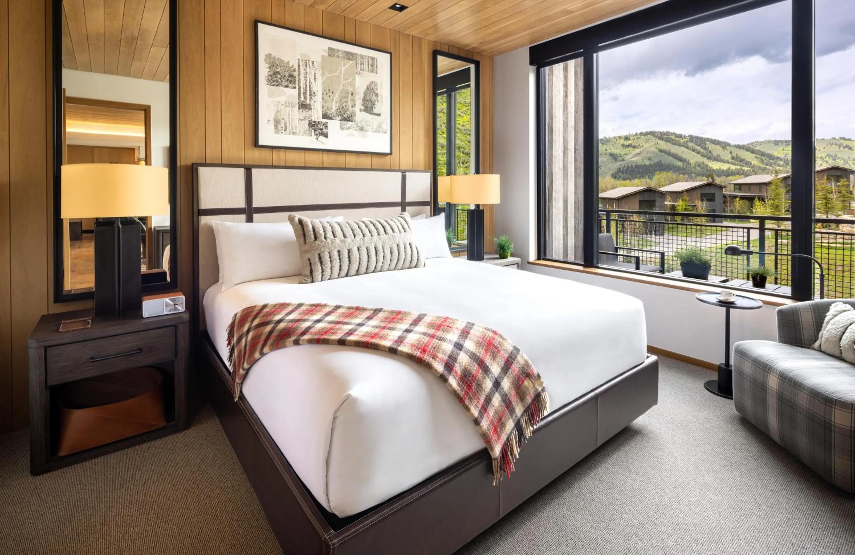 Bedroom, Bed in The Sylvan Lodge at Snake River Sporting Club