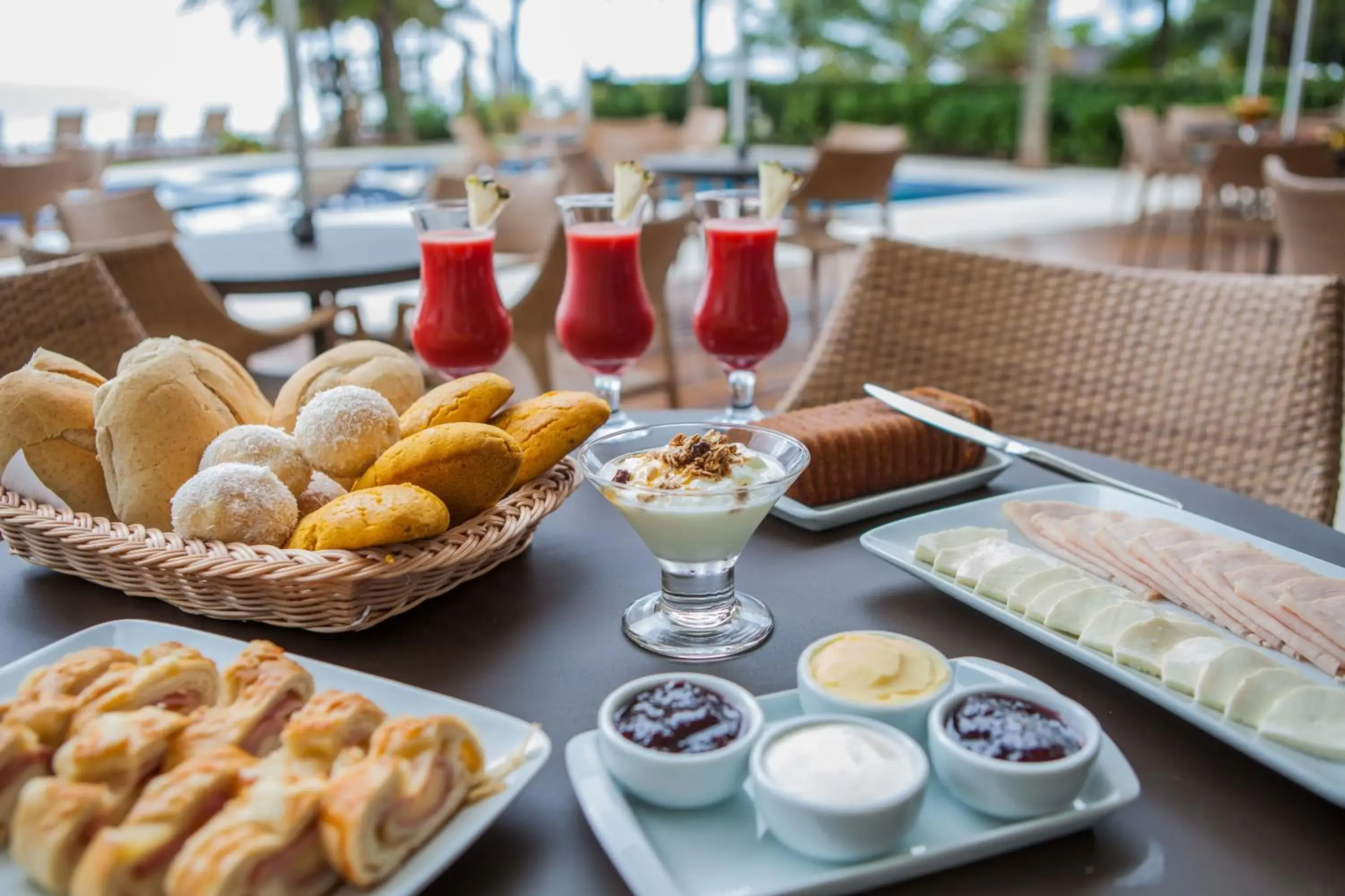 Breakfast in Amora Hotel Maresias Breakfast in Amora Hotel Maresias