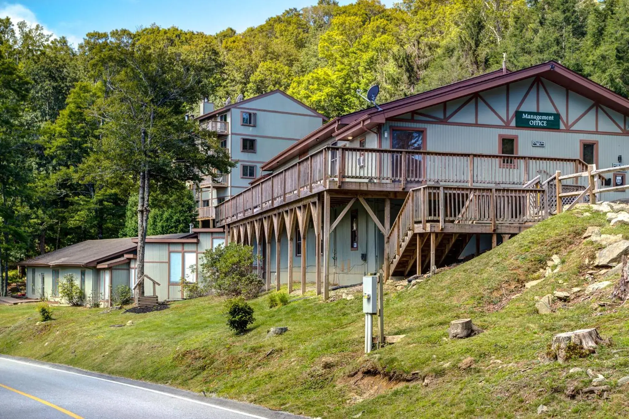 Property building in The Highlands at Sugar Property building in The Highlands at Sugar