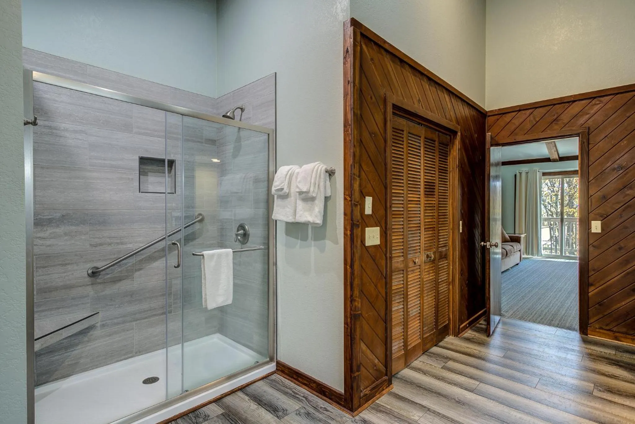 Shower in The Highlands at Sugar