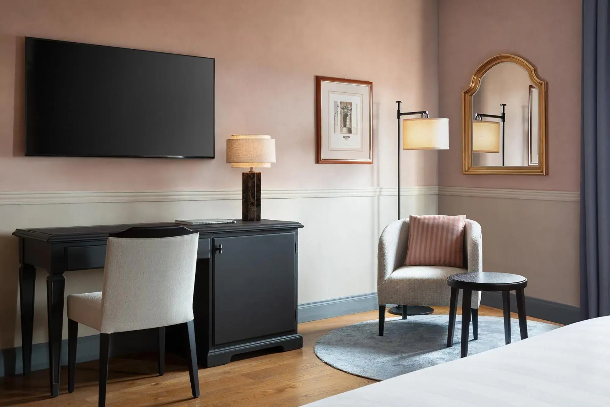 Living room, Bed in Sina Brufani Living room, Bed in Sina Brufani