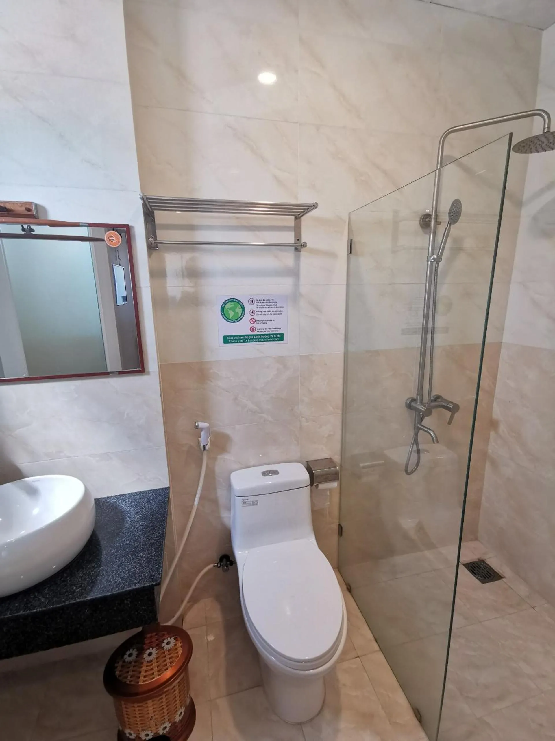 Shower in Sen Vàng Hotel