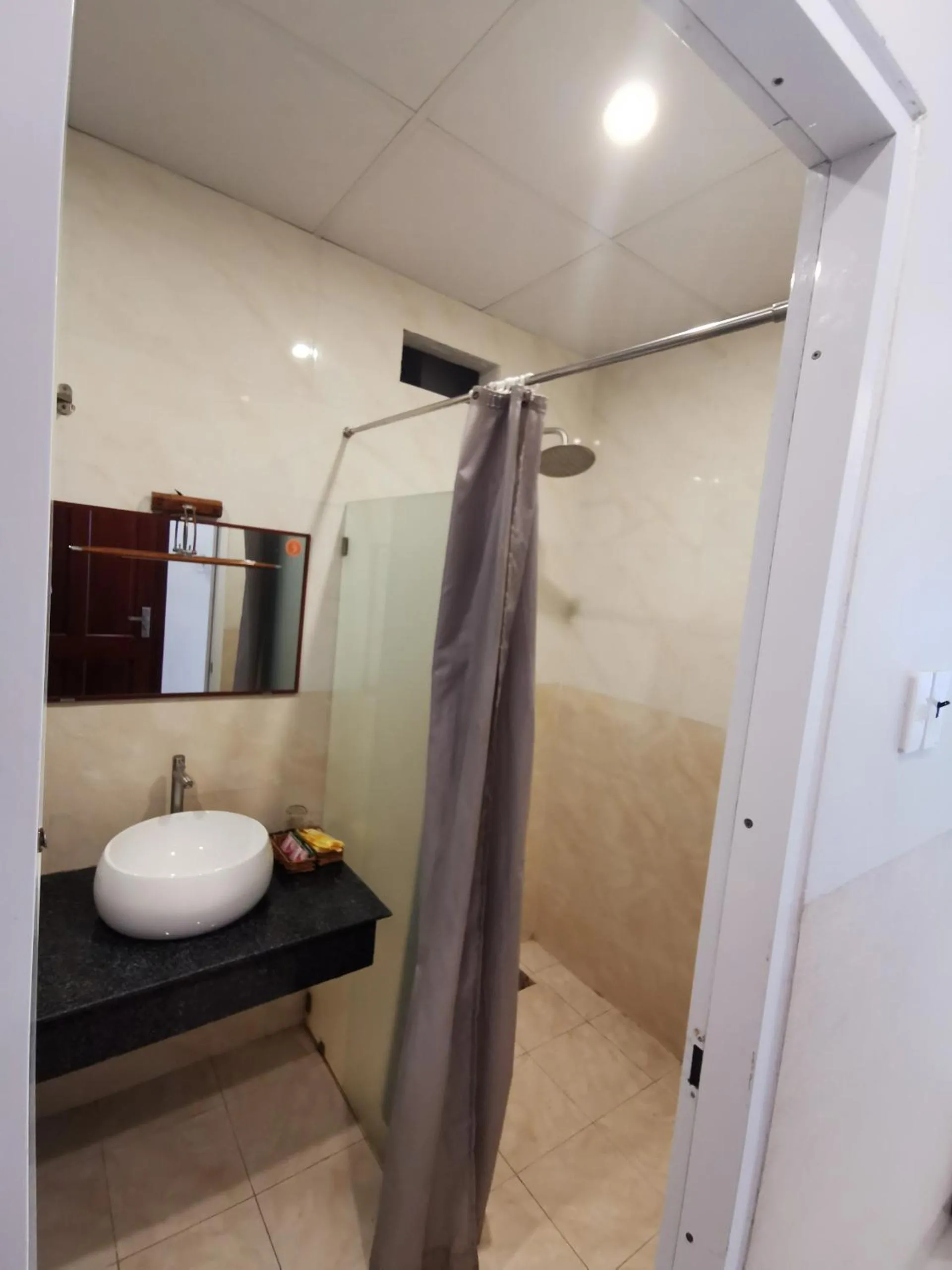 Bathroom in Sen Vàng Hotel