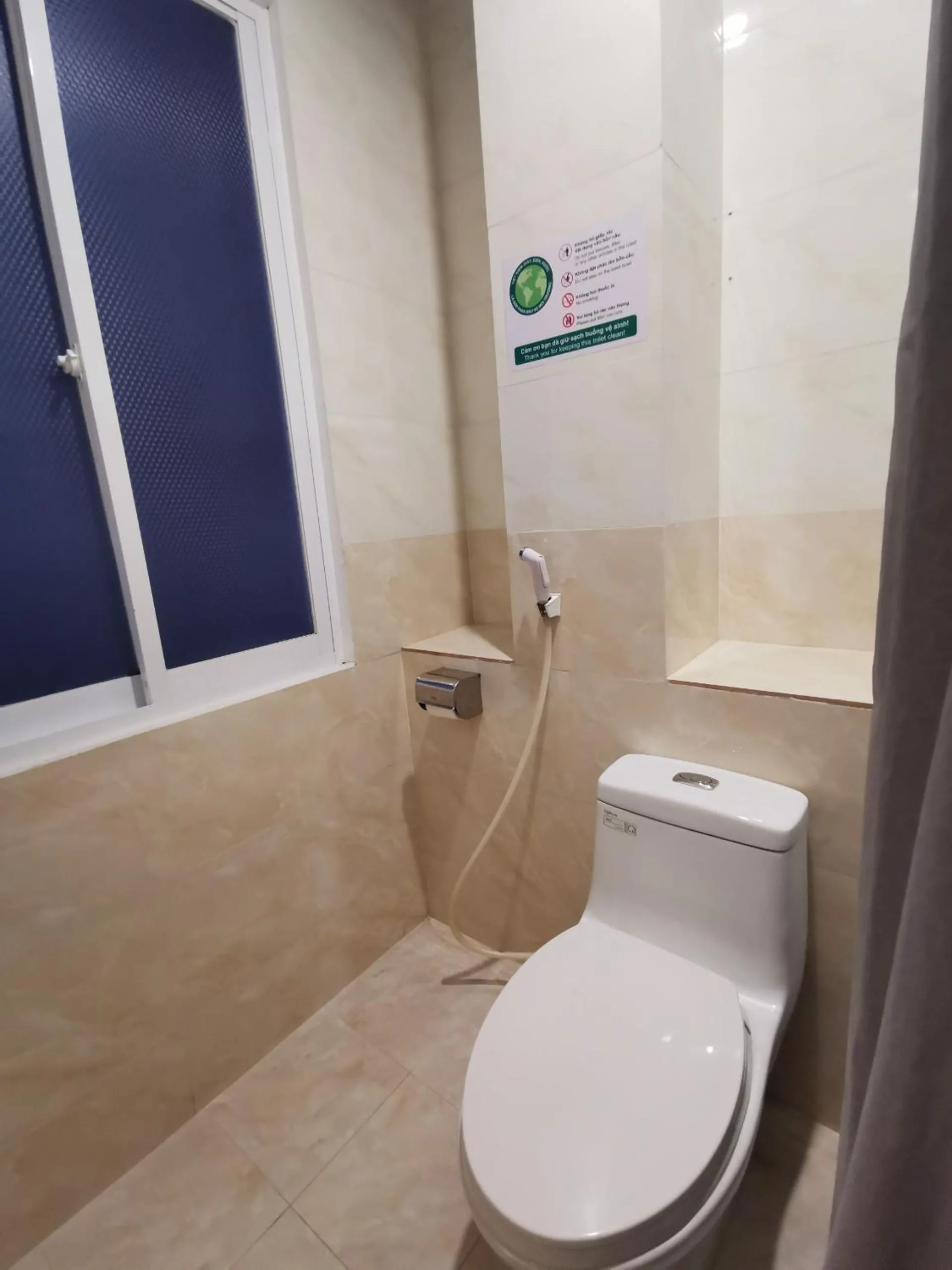 Toilet in Sen Vàng Hotel