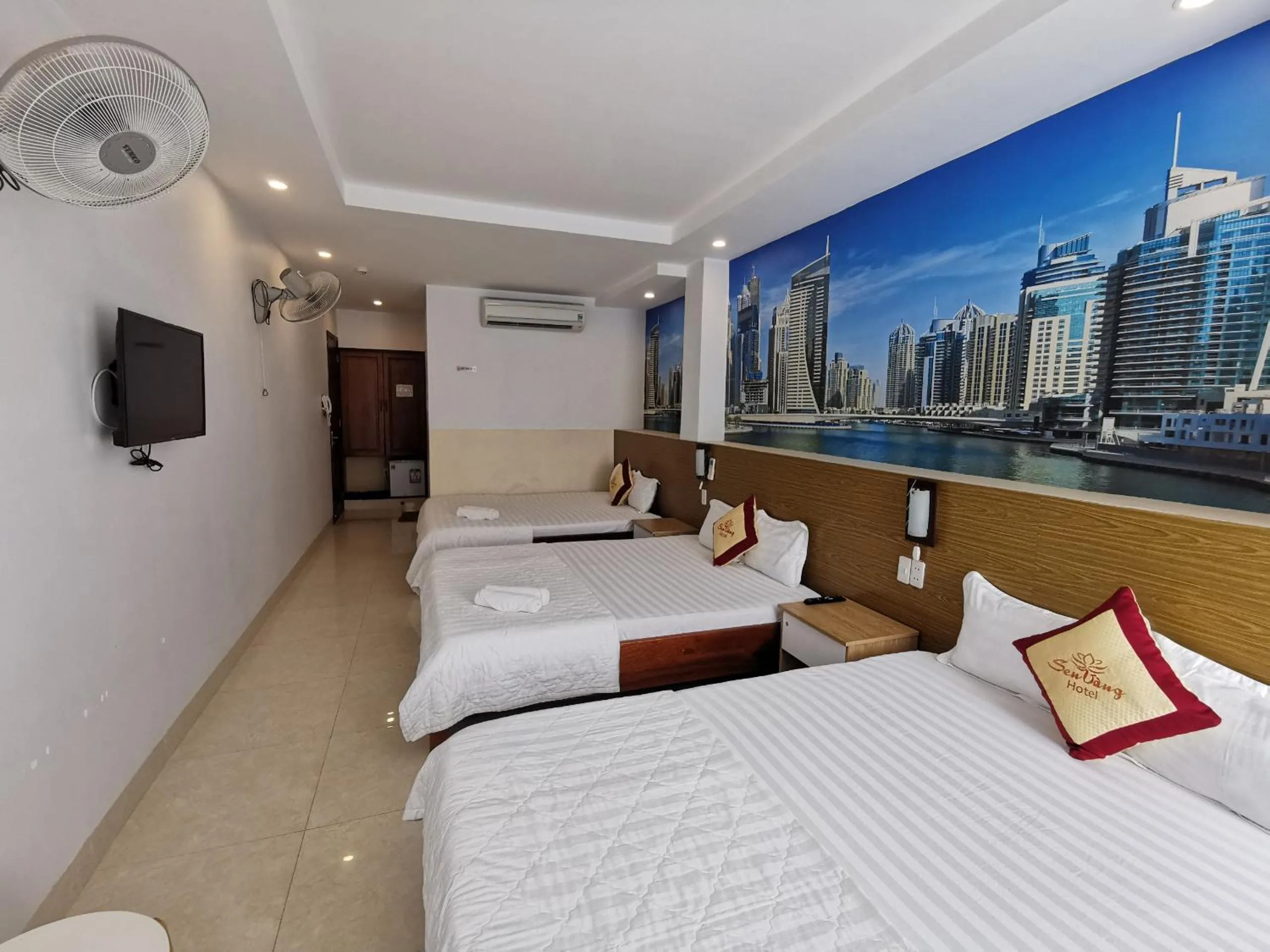 TV and multimedia, Bed in Sen Vàng Hotel