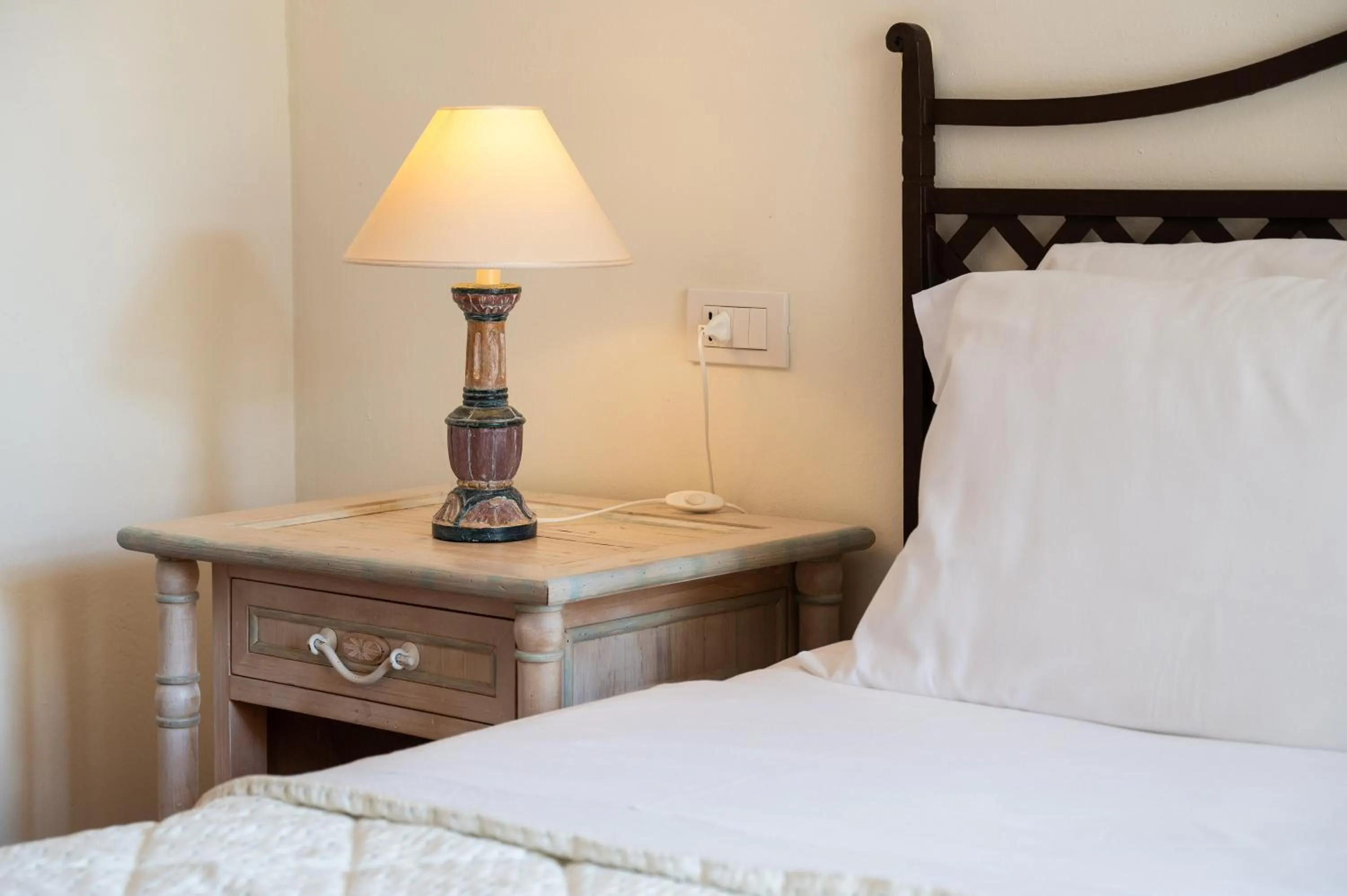 Bedroom, Bed in Hotel Monti Di Mola