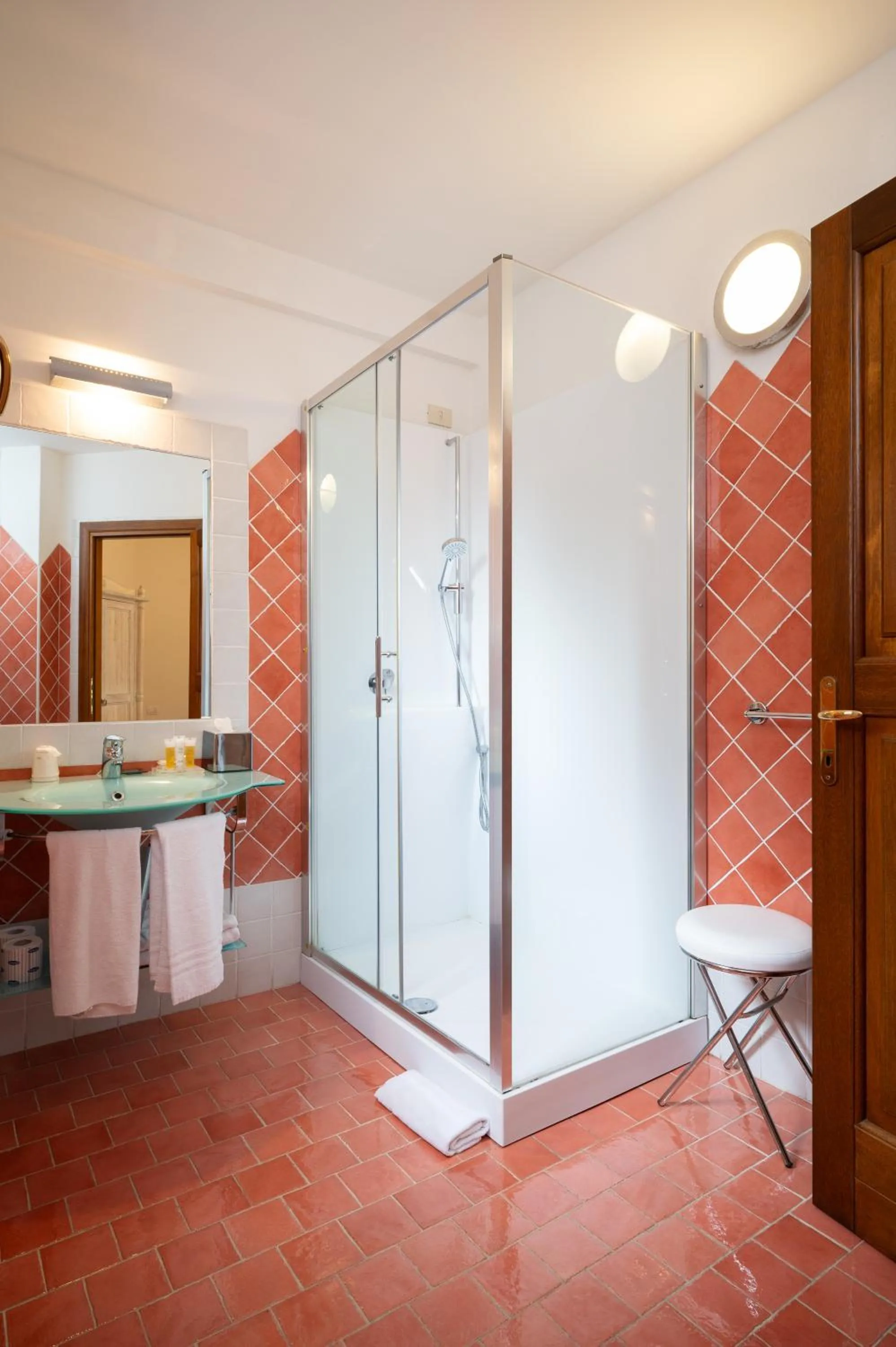 Shower in Hotel Monti Di Mola