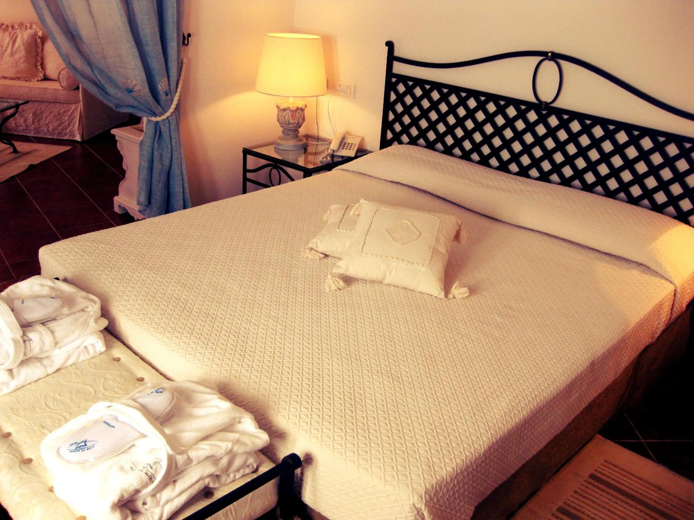 Bed in Hotel Monti Di Mola